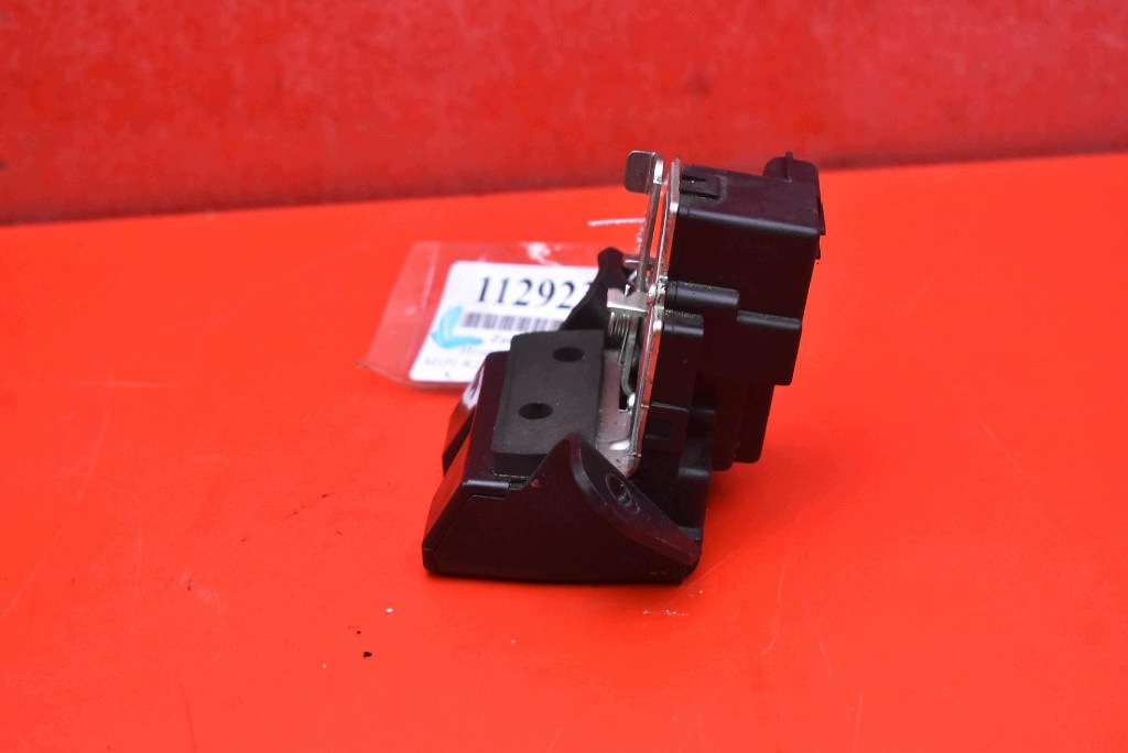 lock bonnet rear part boot HYUNDAI I30 1 and FD 5D HB 07-10
