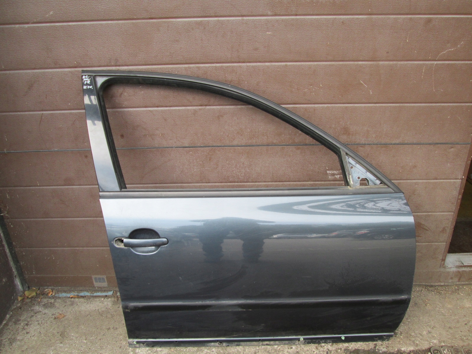 DRZWI PRAWE PRZEDNIE PRAWY PRZÓD VW PASSAT B5 SEDAN KOMBI LC7W