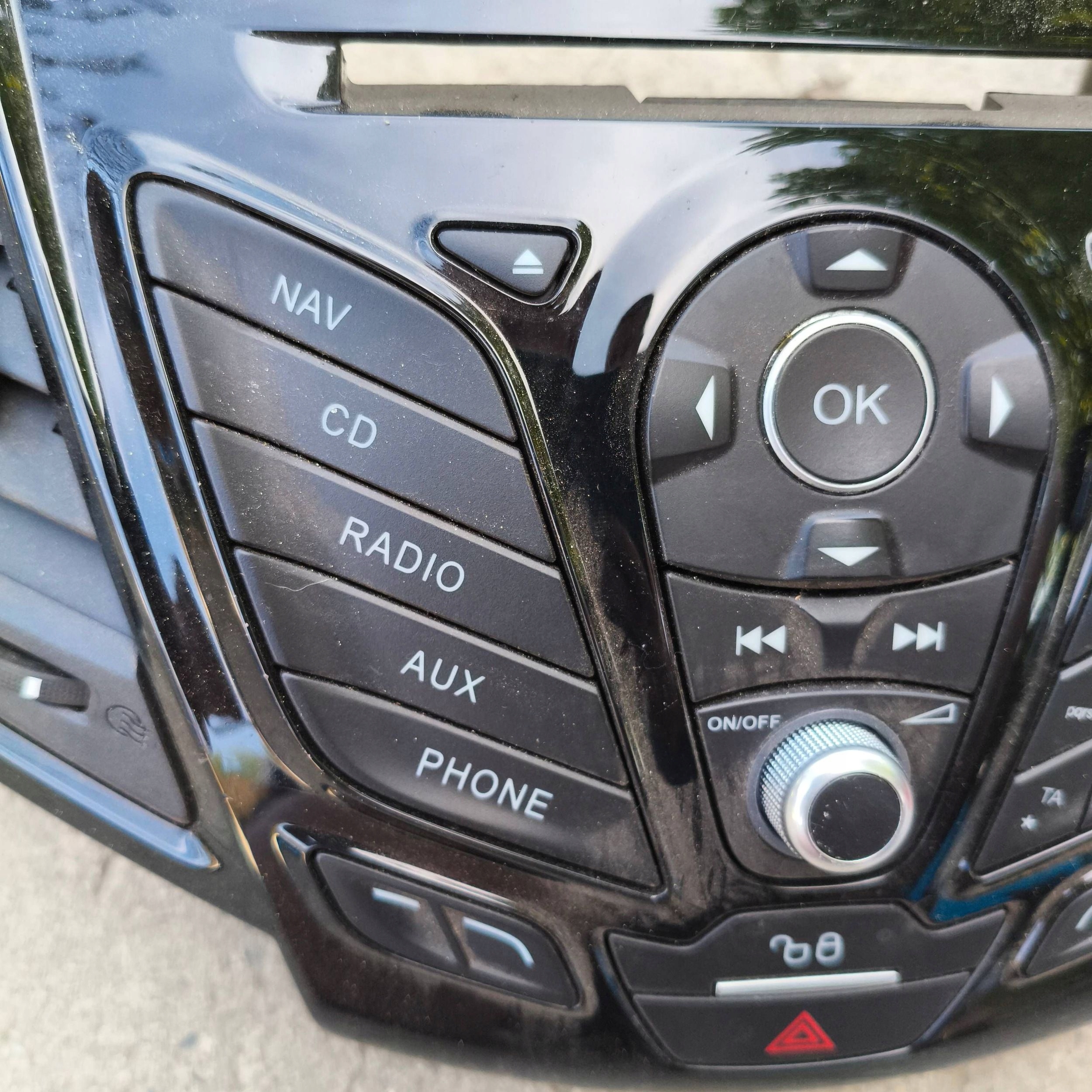 Ford Fiesta MK7 LIFT 2015 control panel radia navigation devices