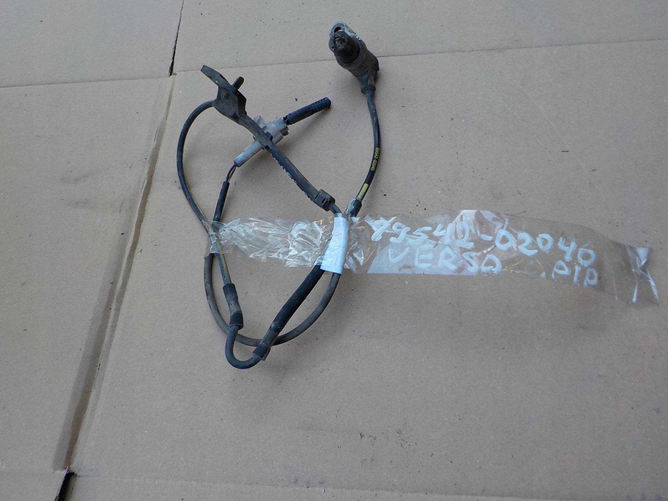 sensor abs right front toyota corolla verso II 89542-02040