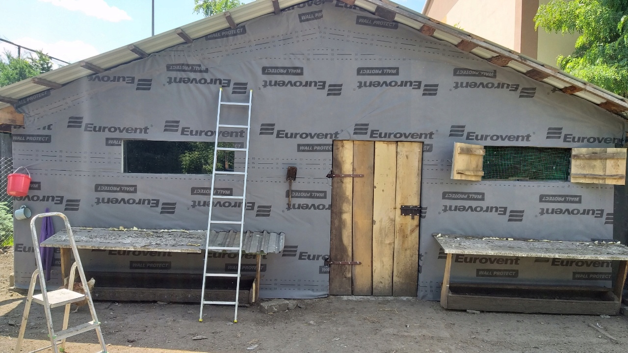 FOLIA WIATROIZOLACJA MEMBRANA WIATROIZOLACYJNA Z TAŚMĄ WALL PROTECT SK2 100 Marka Eurovent