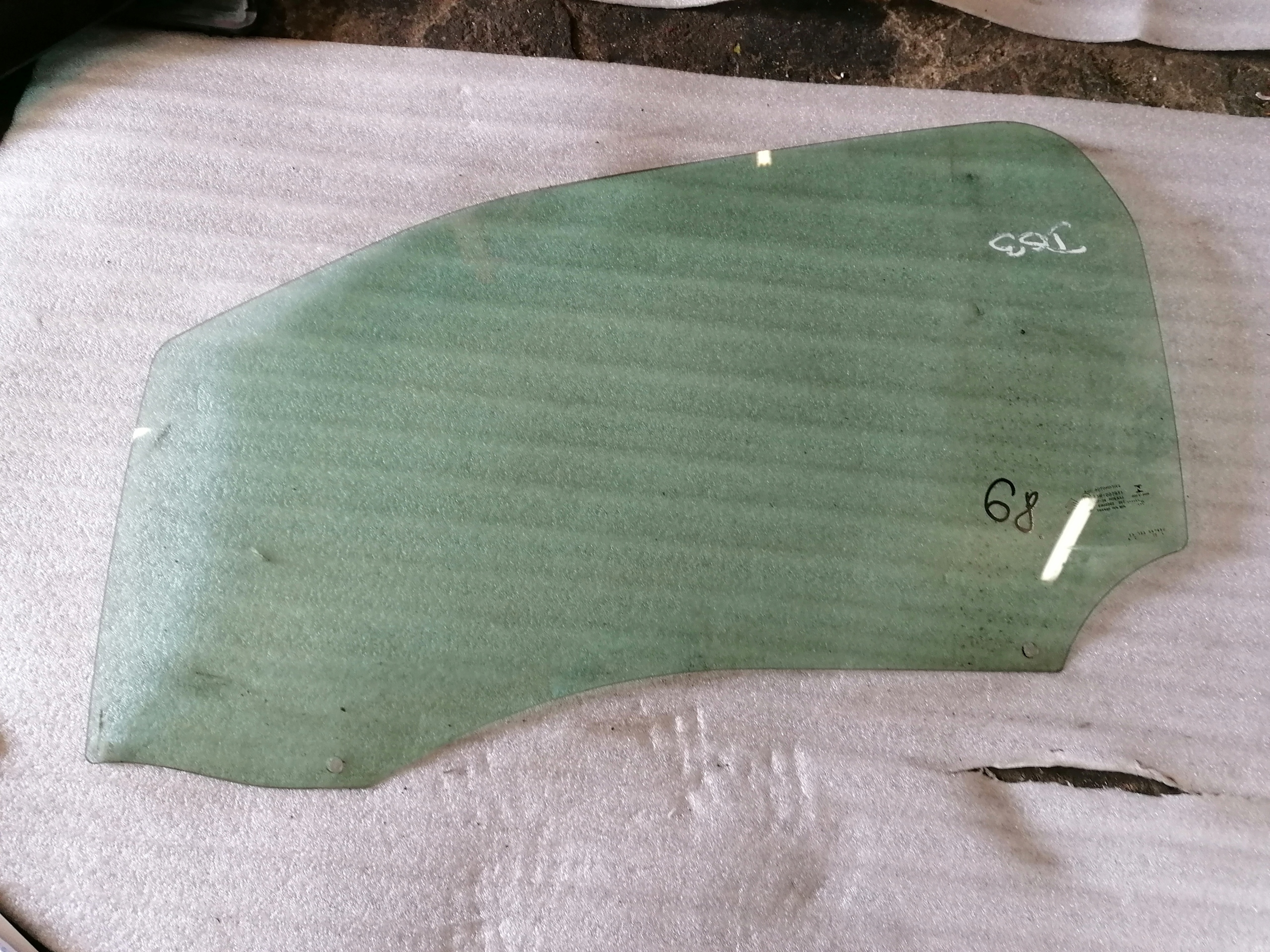 68 SZYBA BOCZNA CITROEN DS3