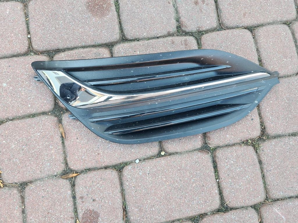 Решітка правого бампера Opel Insignia b 13491268