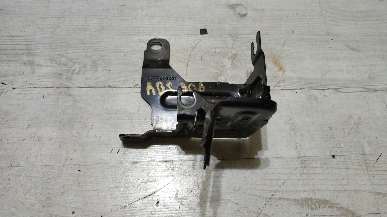 Support plaque pompy ABS Peugeot 308 II T9