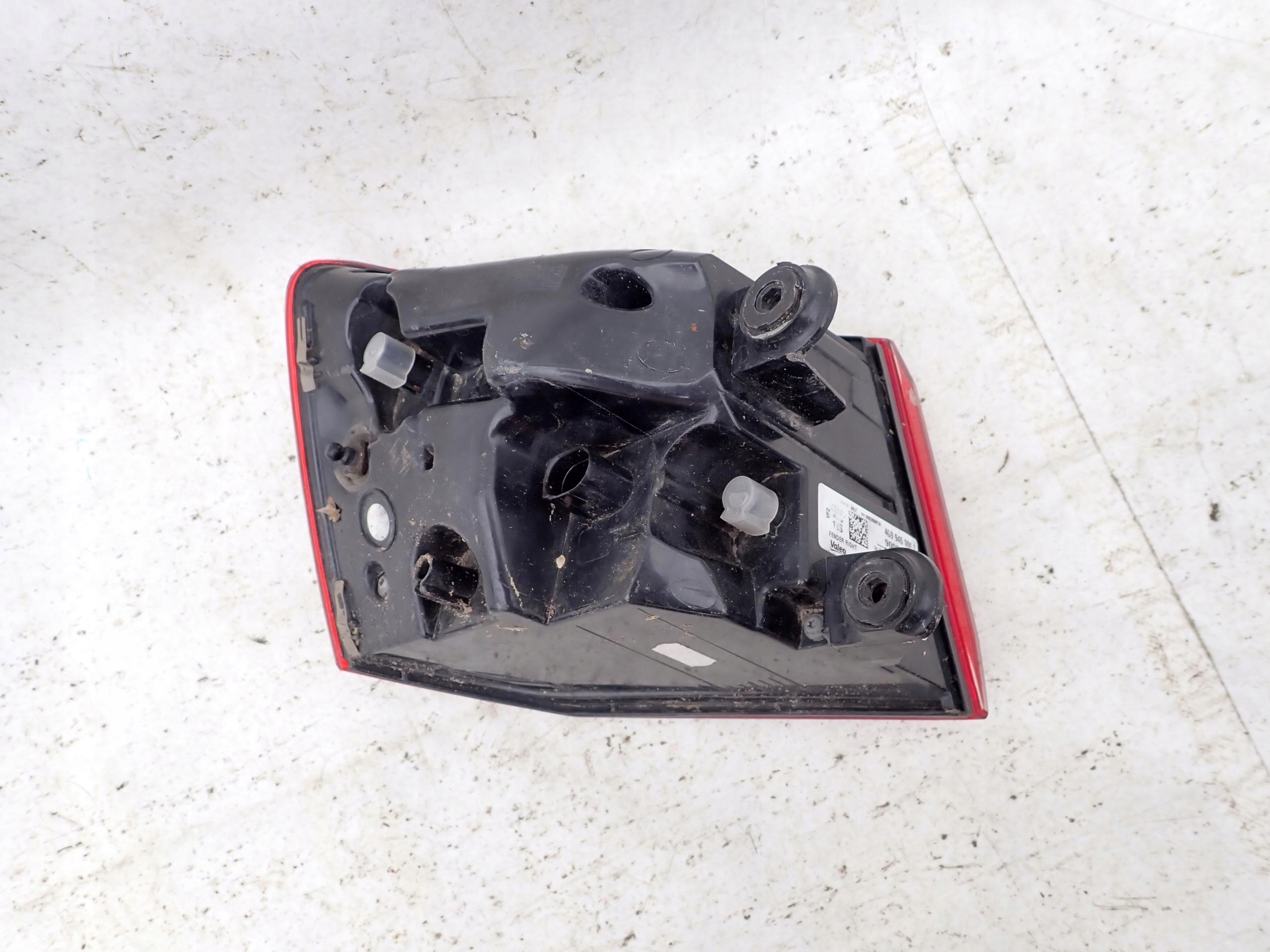 AUDI A6 C7 LIFT KOMBI 14- light right rear part LED