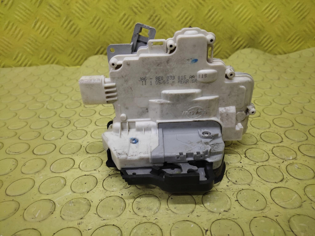 AUDI A4 B7 lock door left rear part 8E0839015AA