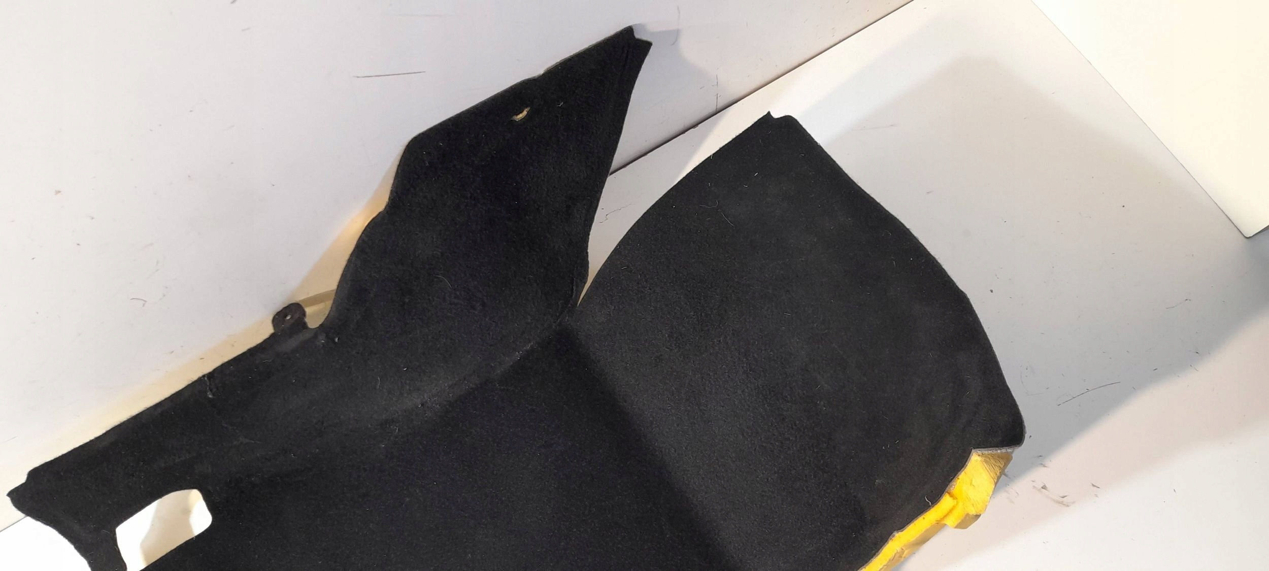Mercedes-Benz GLA H247 carpet front right A1776802000 (GL4)