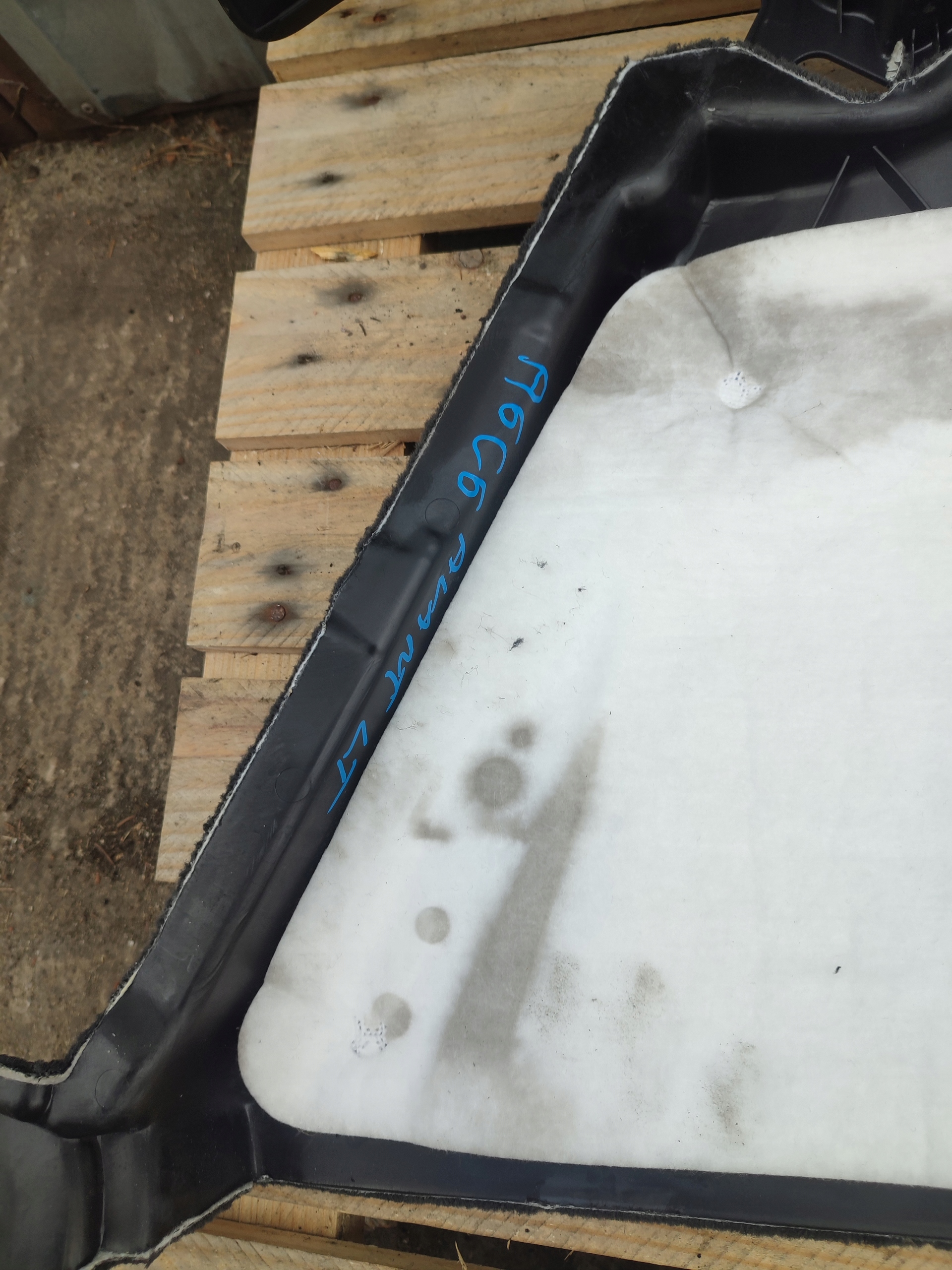 boot upholstery left rear part audi a6 c6 kombi