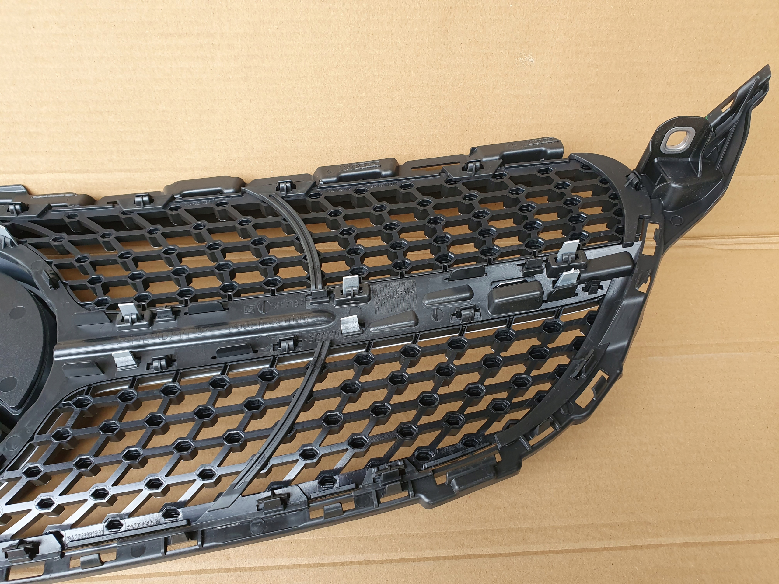 ATRAPA DIAMOND MERCEDES 205 ATRAPA NOWA ORYGINAŁ Strona zabudowy przód