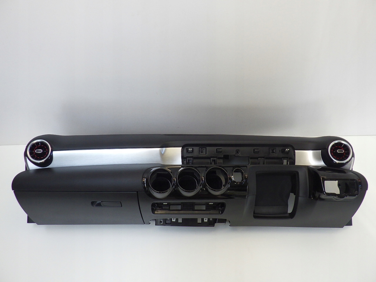 MERCEDES W177 A35 AMG консоль приборная панель Великобритания