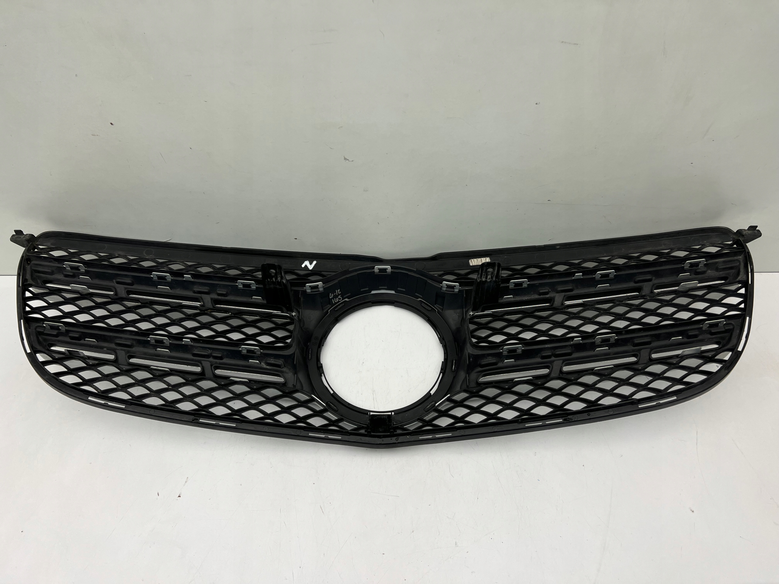 MERCEDES GLS X166 ATRAPA GRILL ZDERZAKA PRZEDNIEGO CHROM POD KAMERĘ 15-19 N Strona zabudowy przód