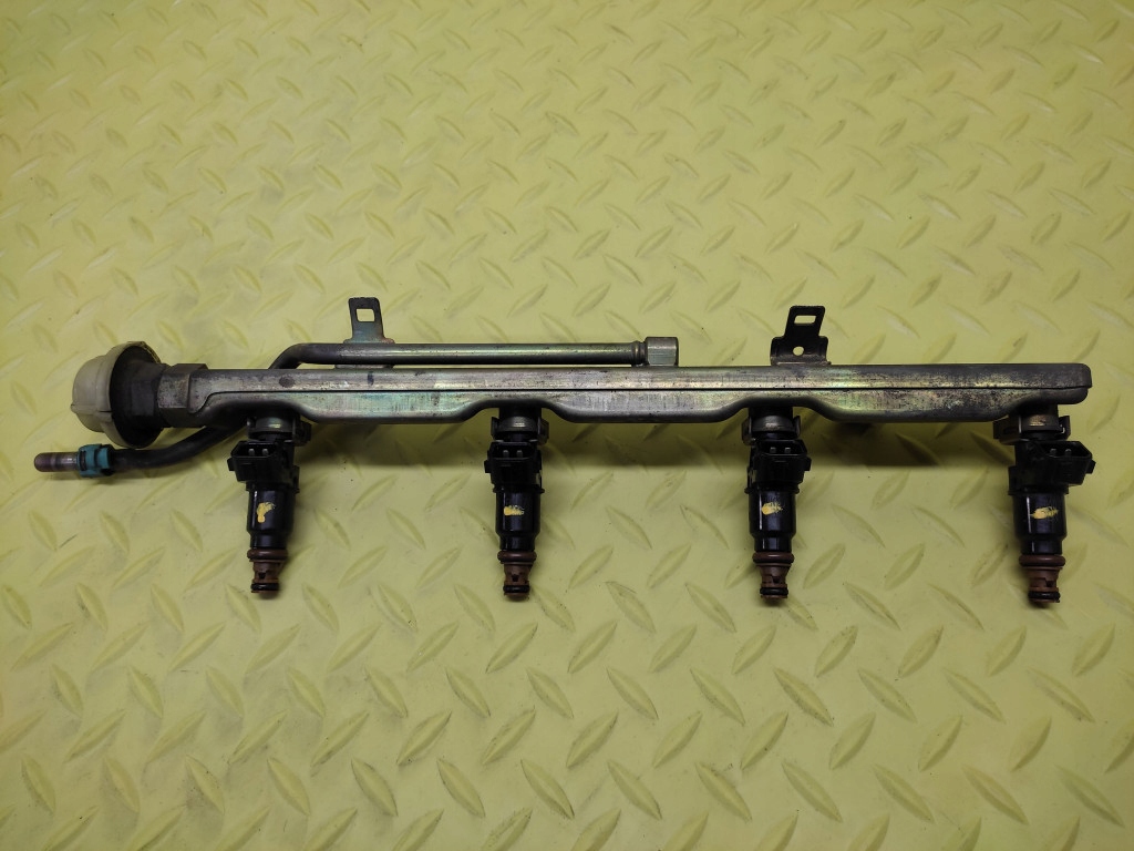 HONDA CRV II 2.0 LISTWA WTRYSKOWA