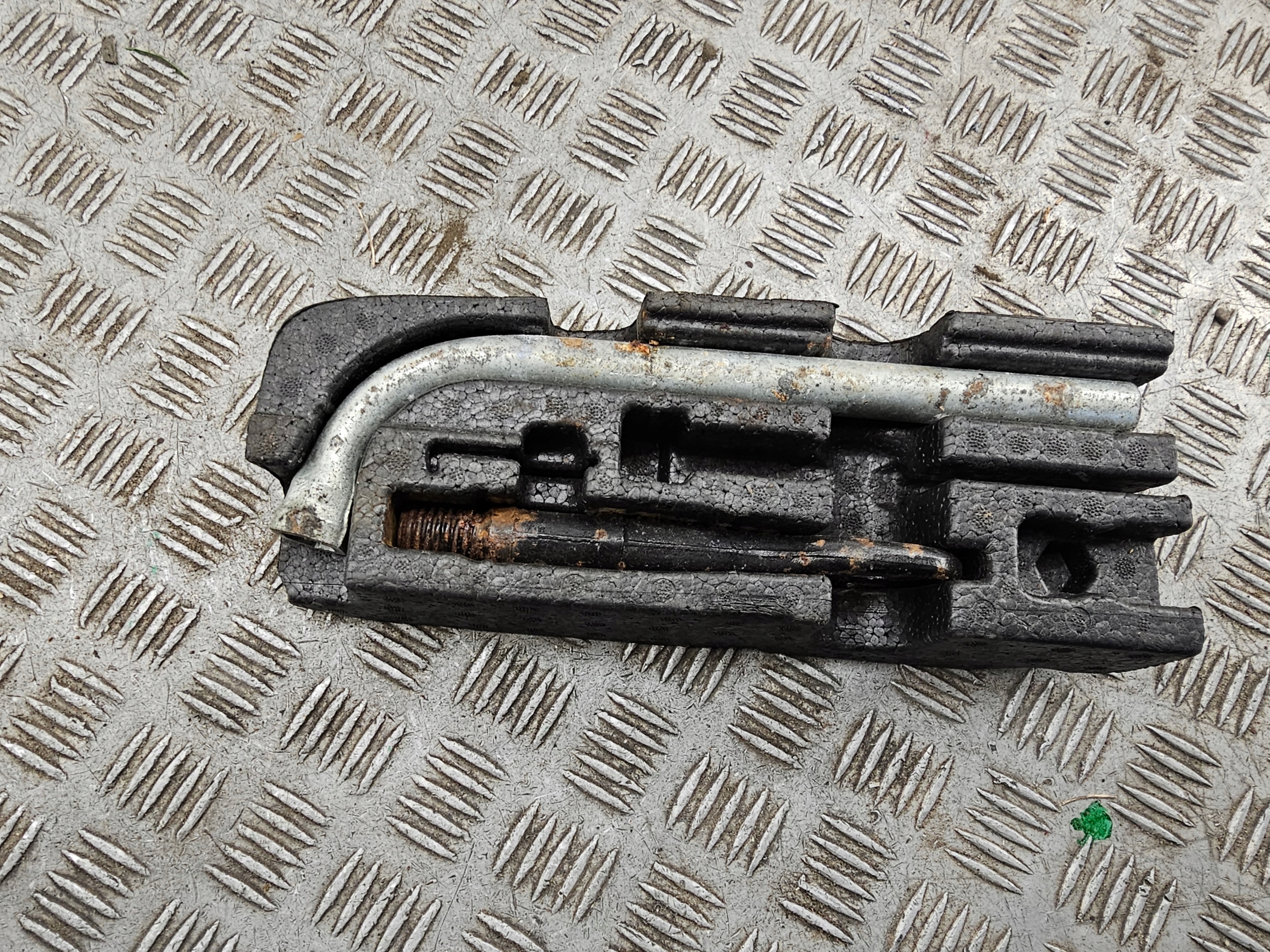 Cric UCHO Clé WKLAD 2K5012113A VW CADDY III