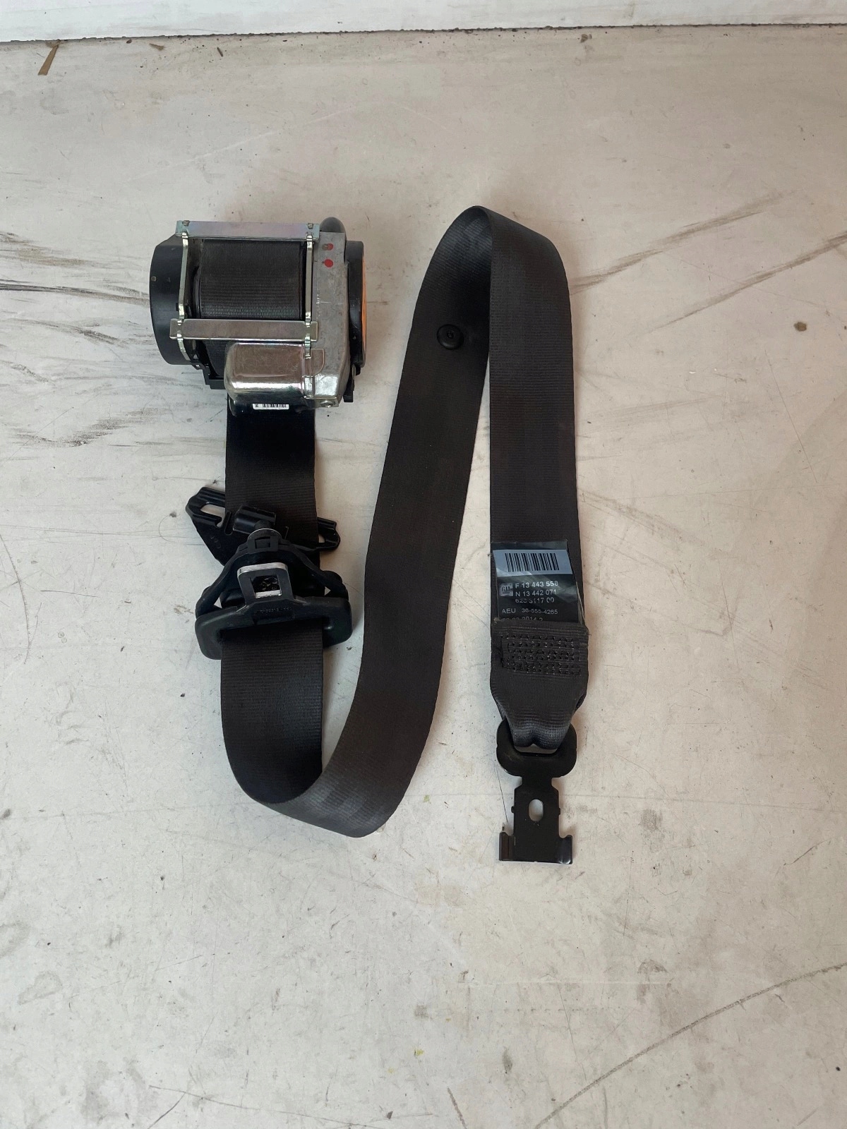 tension belt safety front front left Opel Astra J GTC 3D