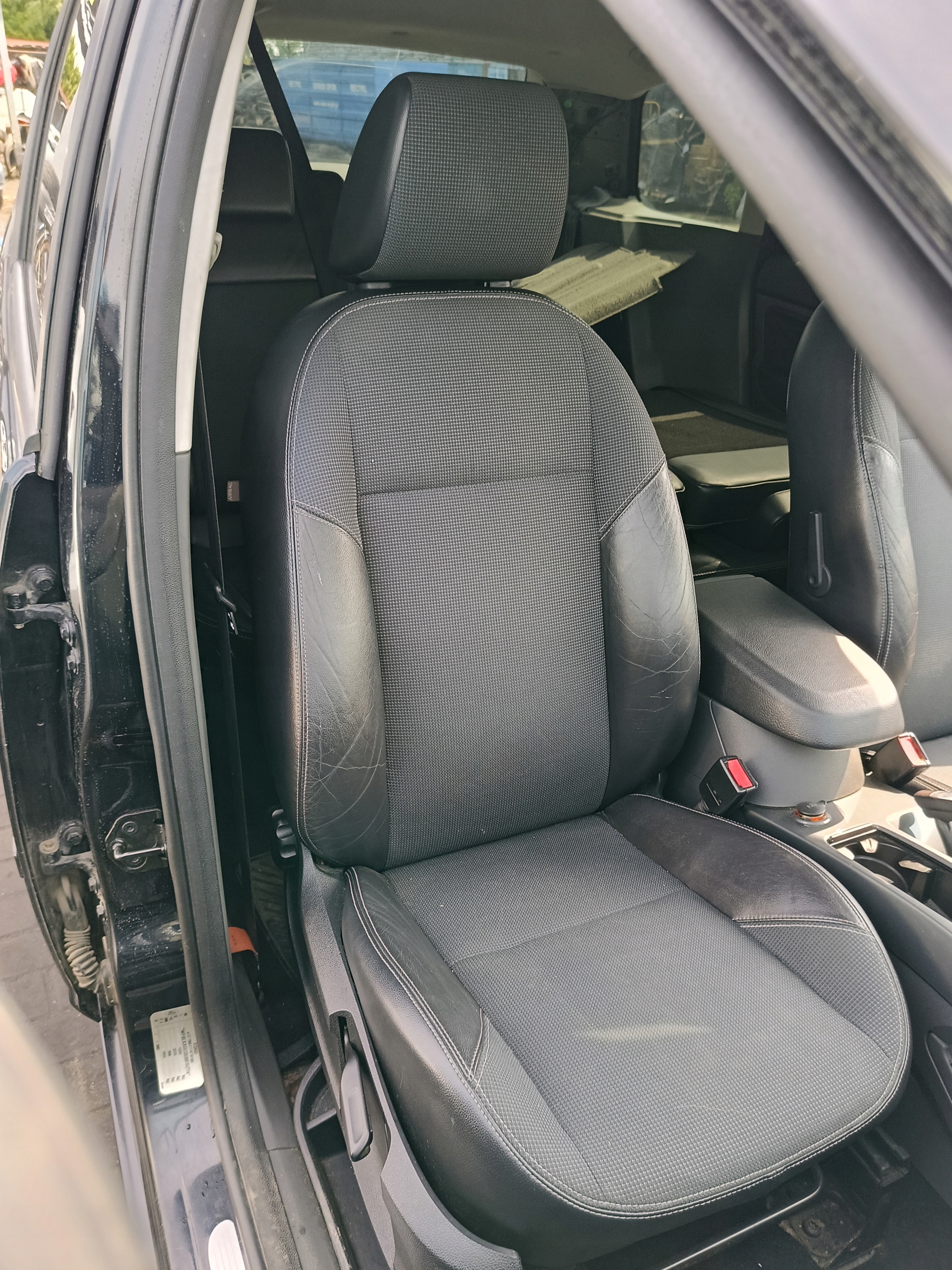 Ford C-MAX FL 07-11 Sitz rechts des Beifahrers Halbleder