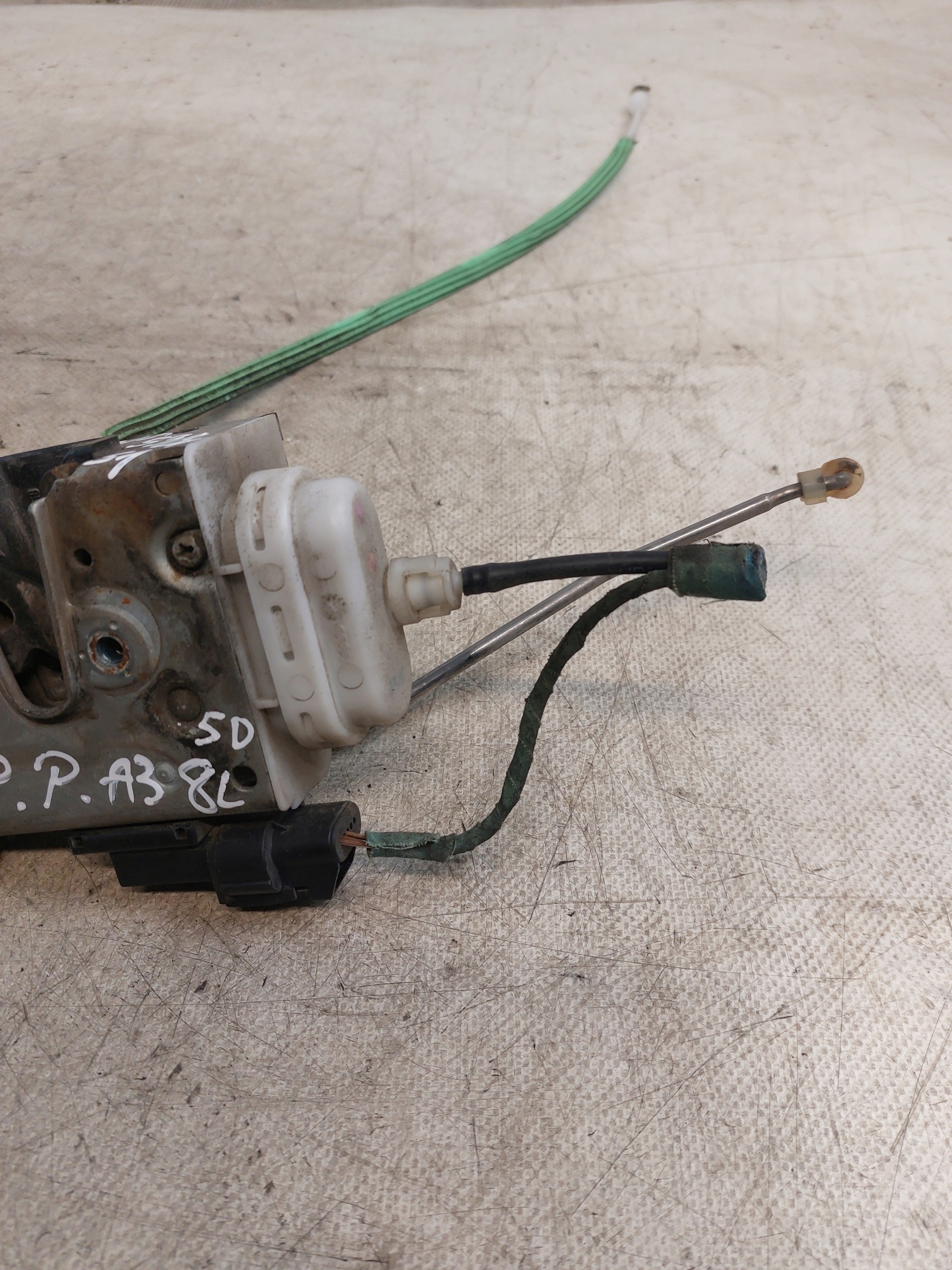 lock door right front AUDI A3 8L 5D