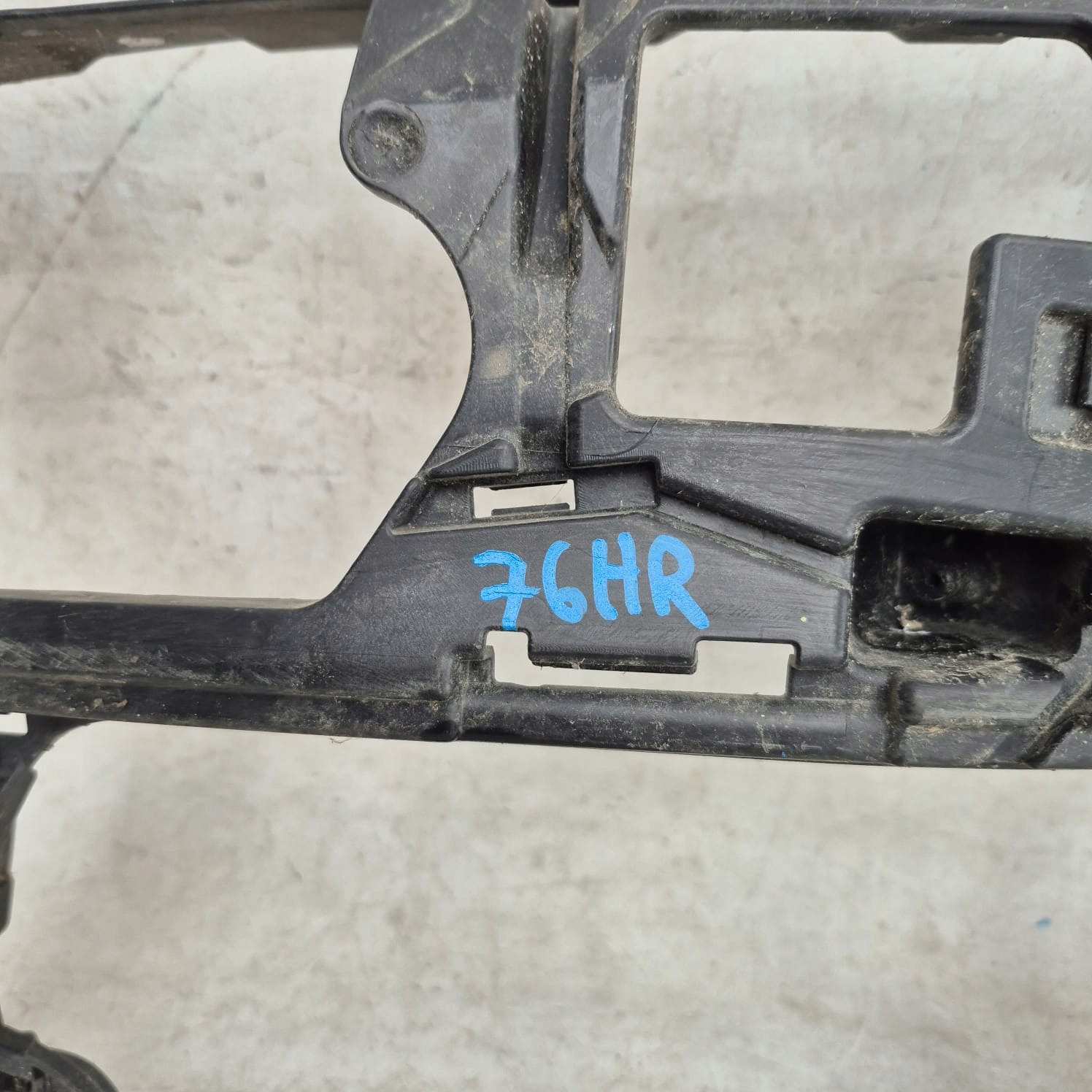 VW GOLF VII 7 12-16 Support plaque Support Gauche Avant Avant