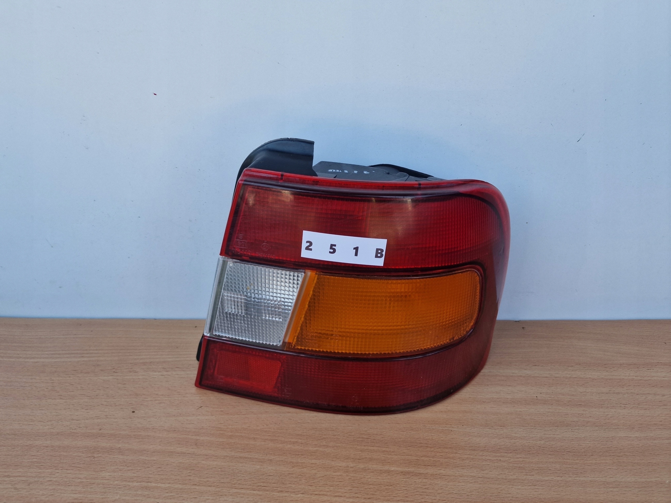 HYUNDAI LANTRA 91-95 ROK right light rear part rear OE