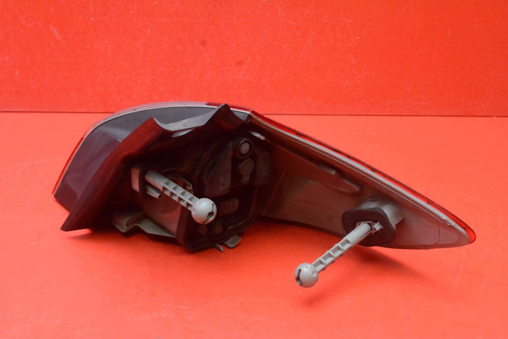 light left rear part rear 265550007R RENAULT MEGANE 3 III 5D HB 08-12