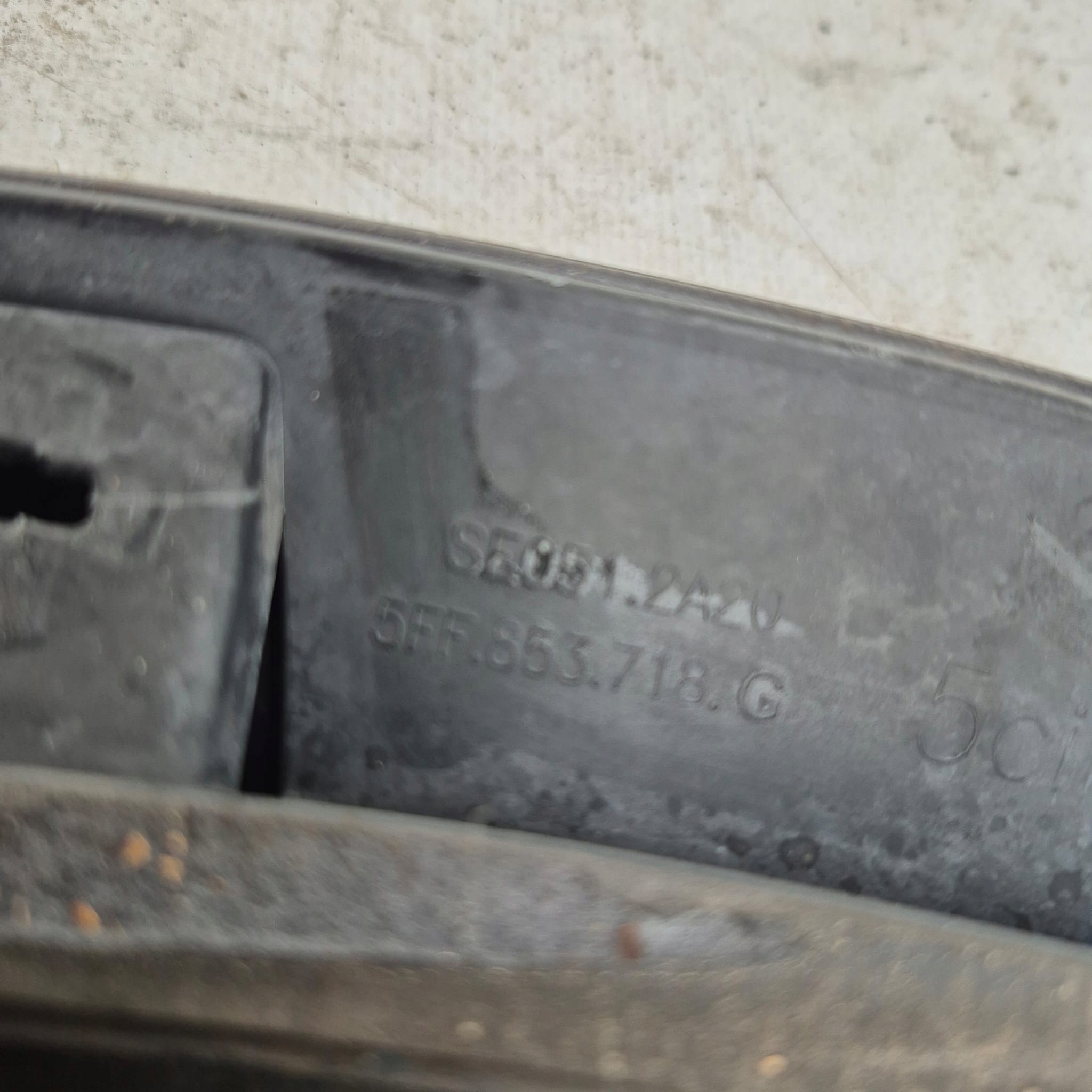 CUPRA FORMENTOR 20-> moulding cap door right front
