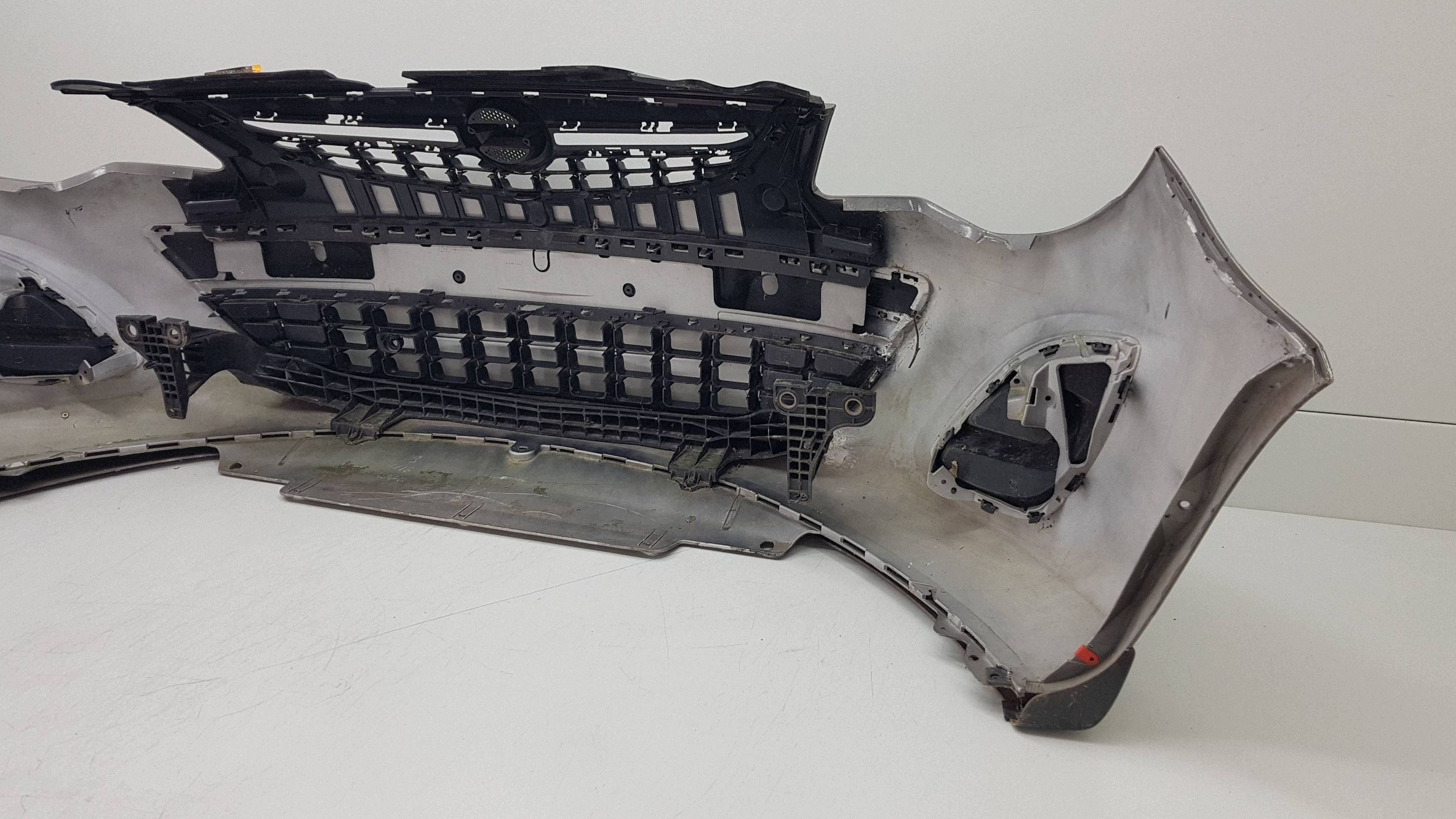 OPEL CORSA D OPC LINE LIFT 2011 - bumper front 13285996