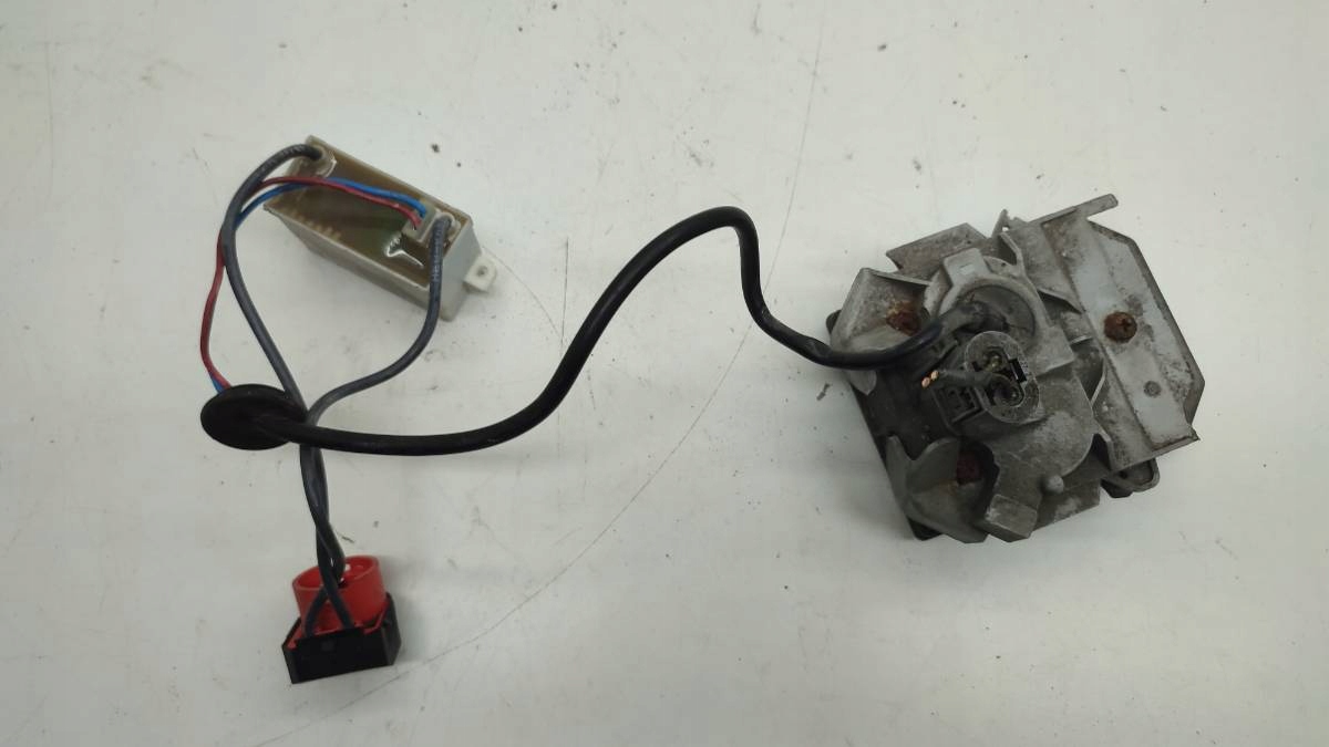 5TGFRWEFWT4 - Ксеноновый баллон BMW E46 1307329023