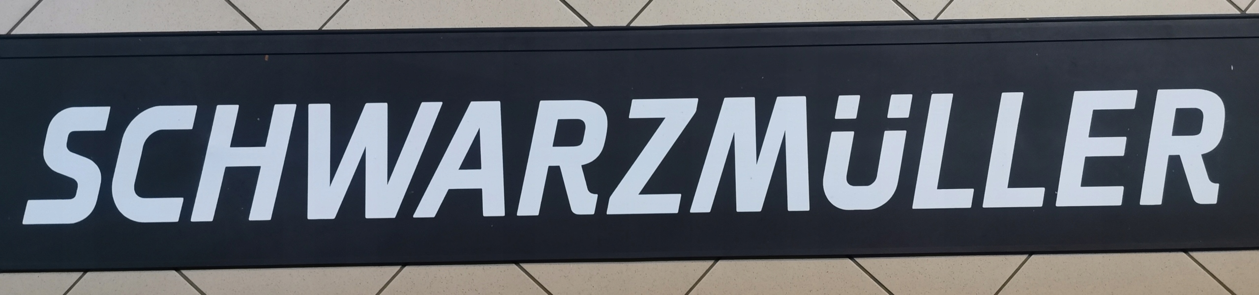 Chlapacz naczepy SCHWARZMULLER czarny WSUWANY Producent GP