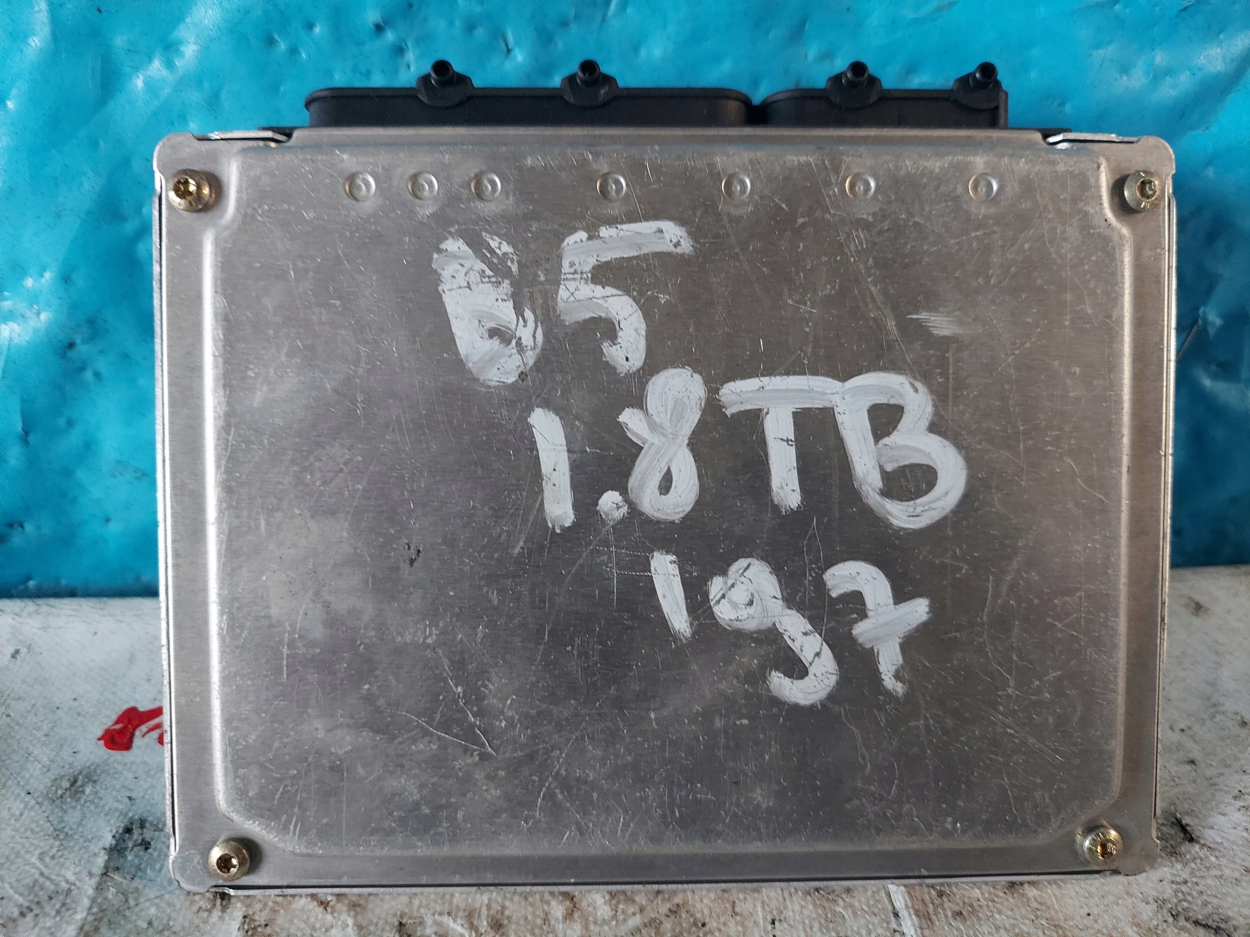 PASSAT B5 1.8 T 8D0907557T unité de commande électronique uce moteur