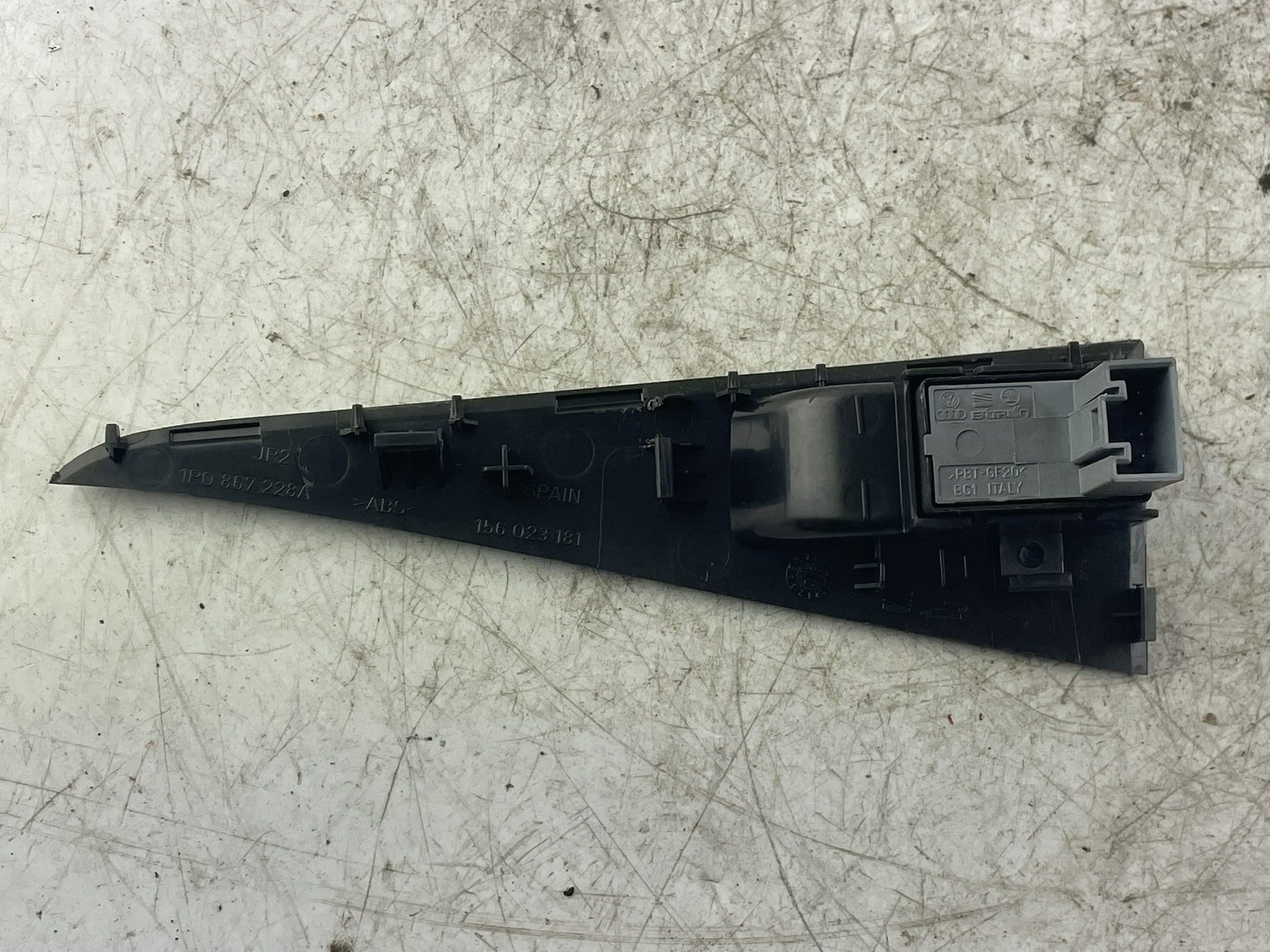 switch lifting windows right rear part 1P0867228A Seat Leon 1P