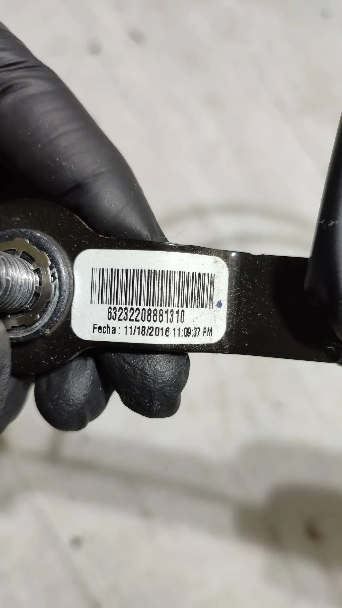 Mazda 3 III BM 17r left side klamra supports safety