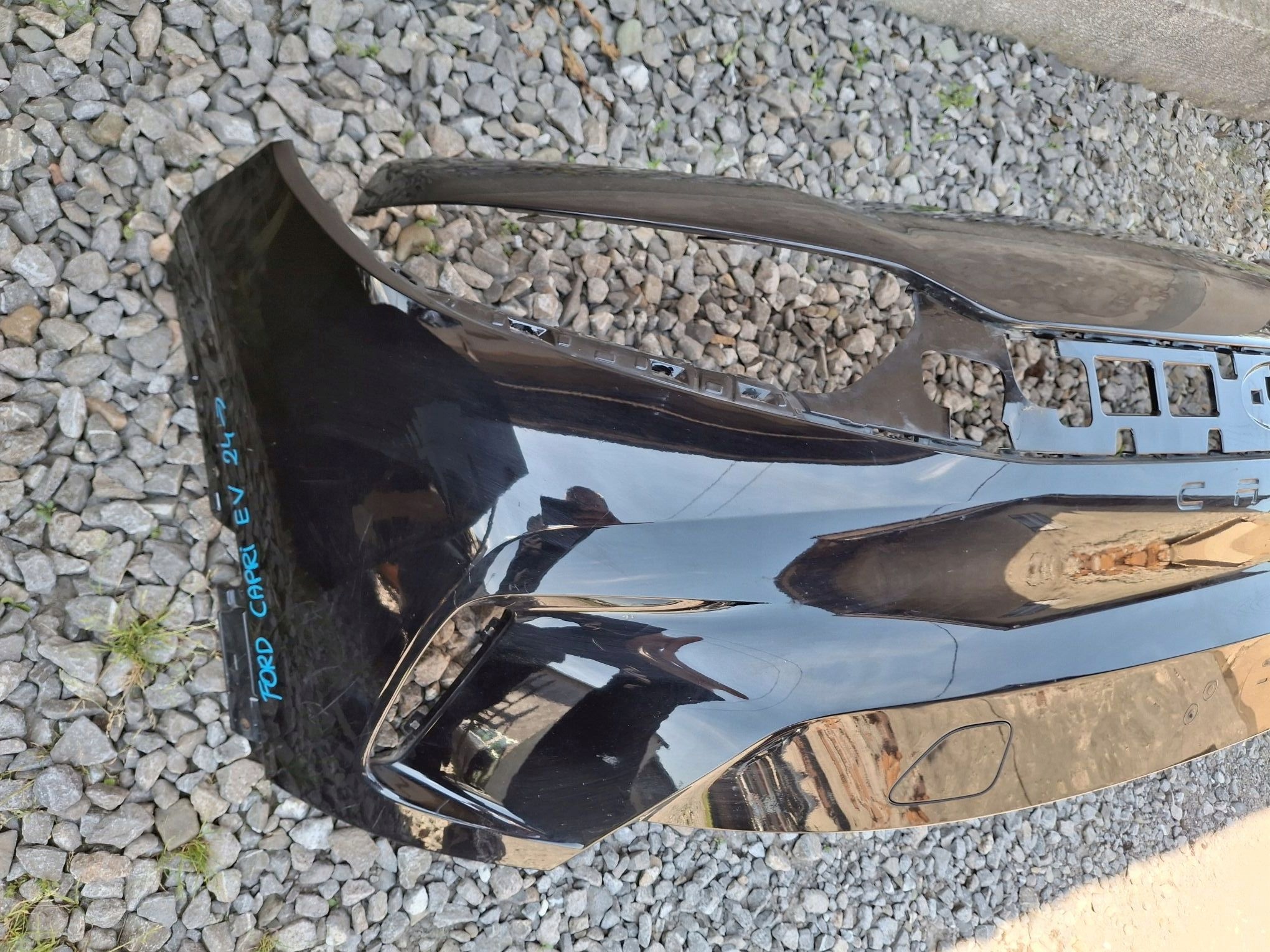 bumper front front FORD CAPRI EV 2024R->