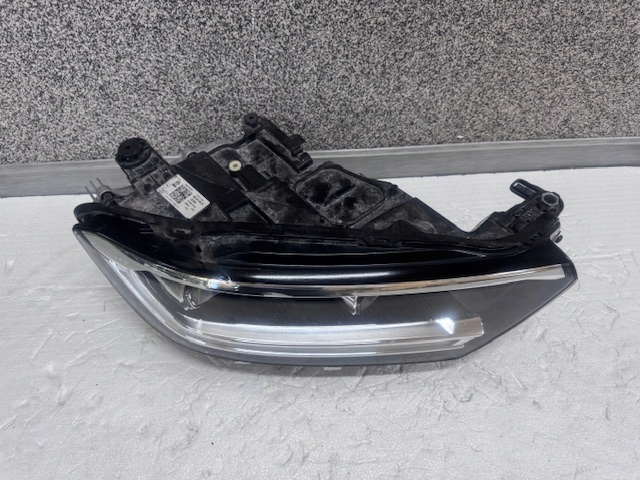 light right VW T-ROC LIFT R-LINE Full Led IQ Light Matrix