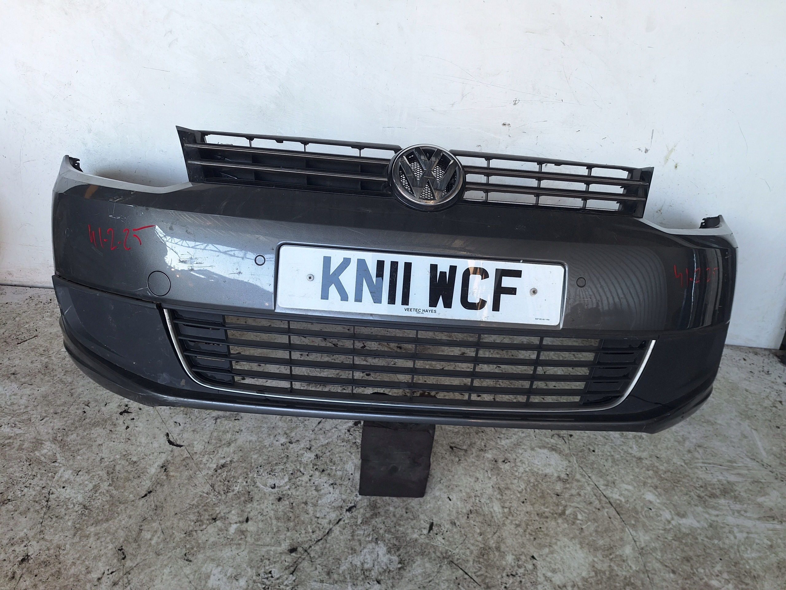 VOLKSWAGEN TOURAN II 11-15 bumper + 6 X PDC