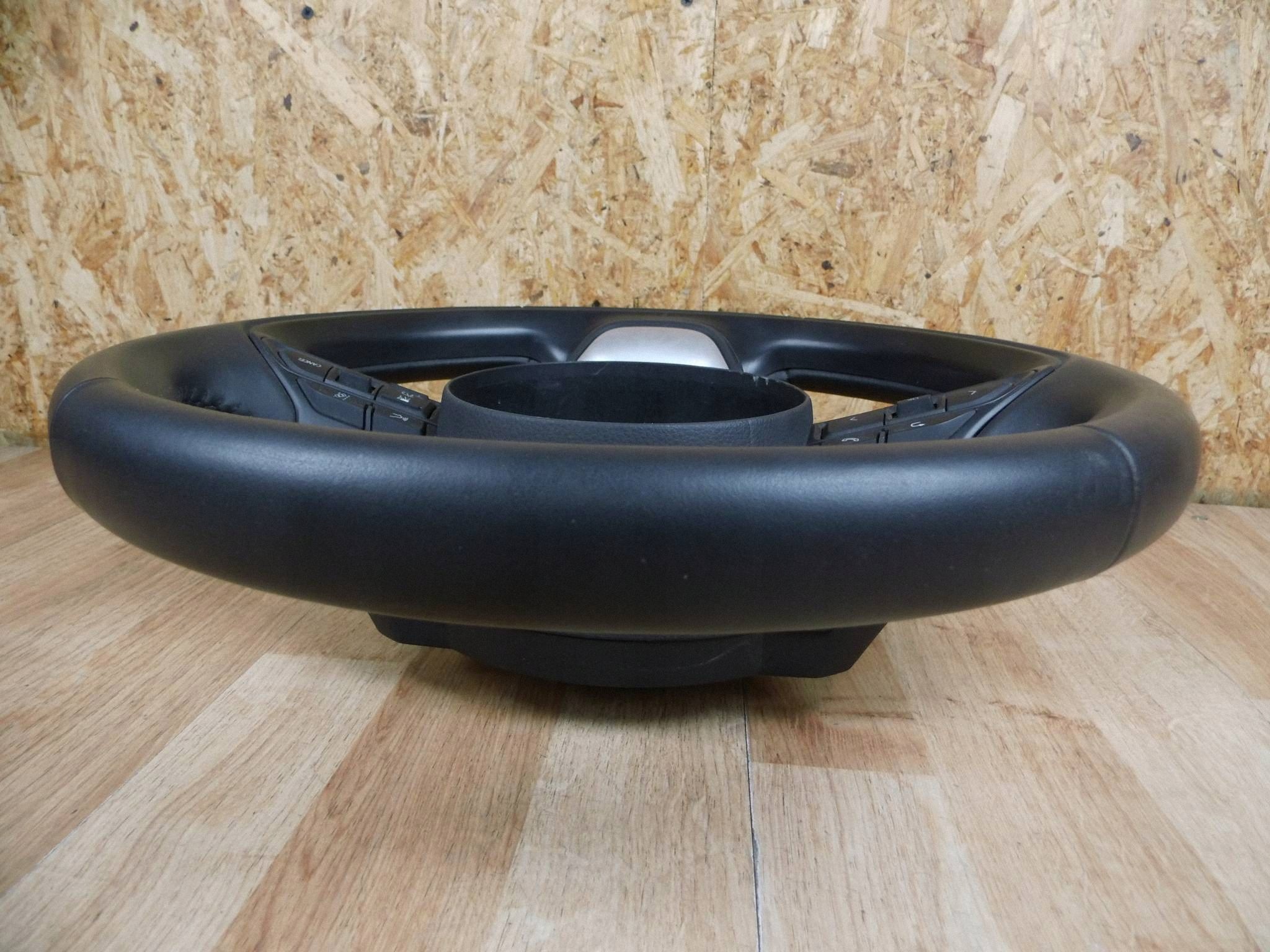 Toyota Yaris IV steering wheel, heated heated