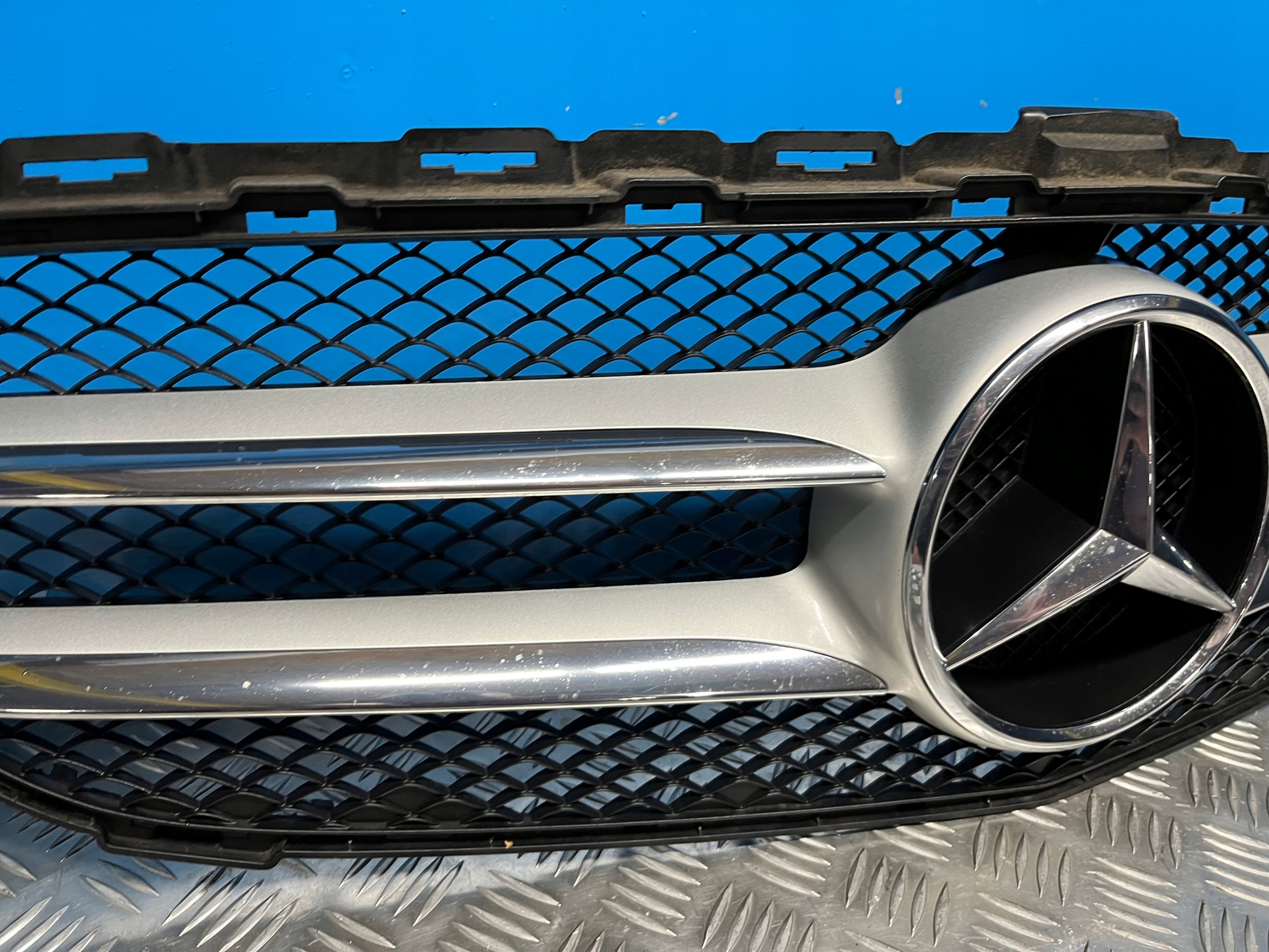Mercedes-Benz C-Klasse W205 Kühlergrill FRONTGRILL Kühlergitter A2058800183 - Thumbnail 3