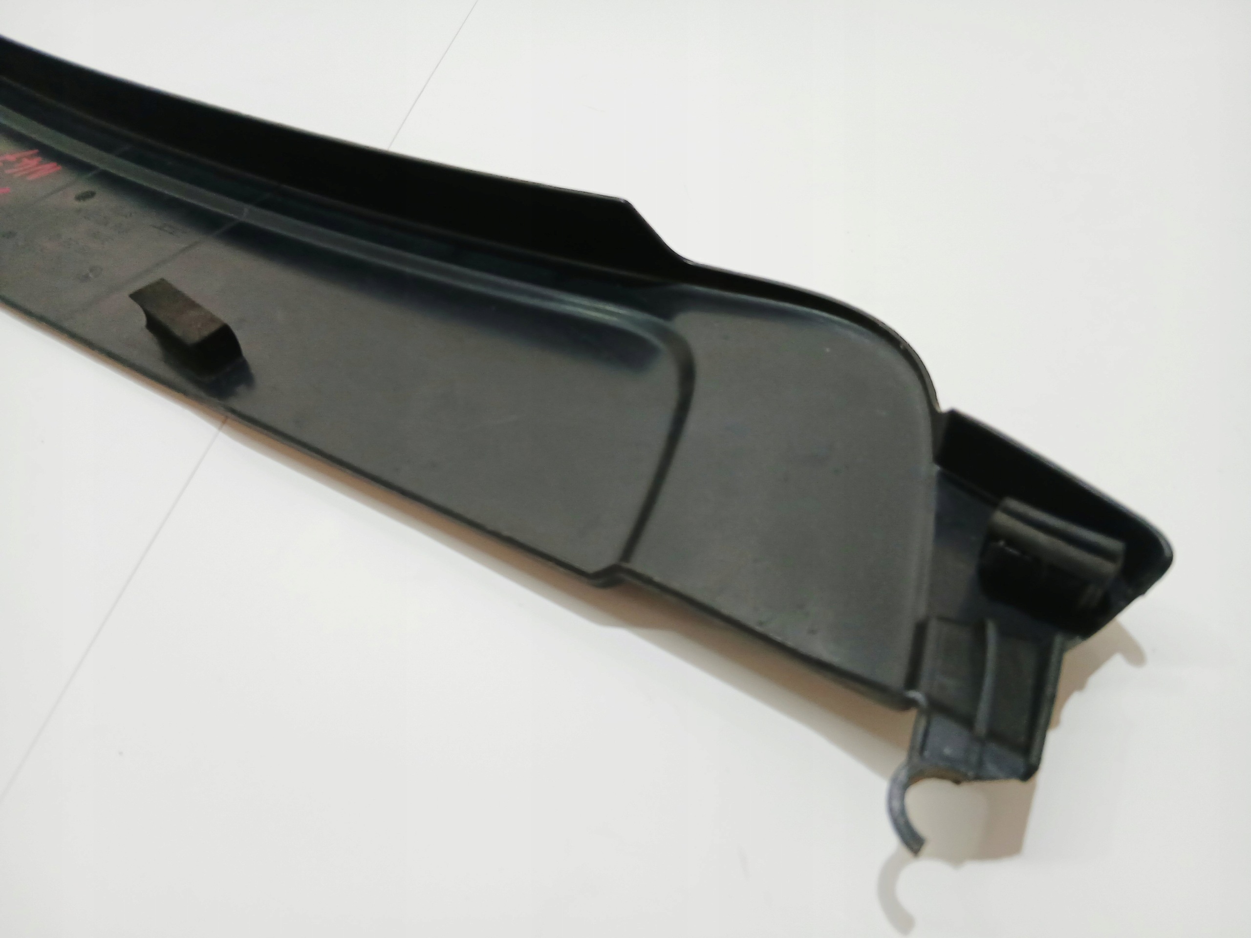 krytka kryt stěny předního BMW E60 E61 N47 2.0D 7803340