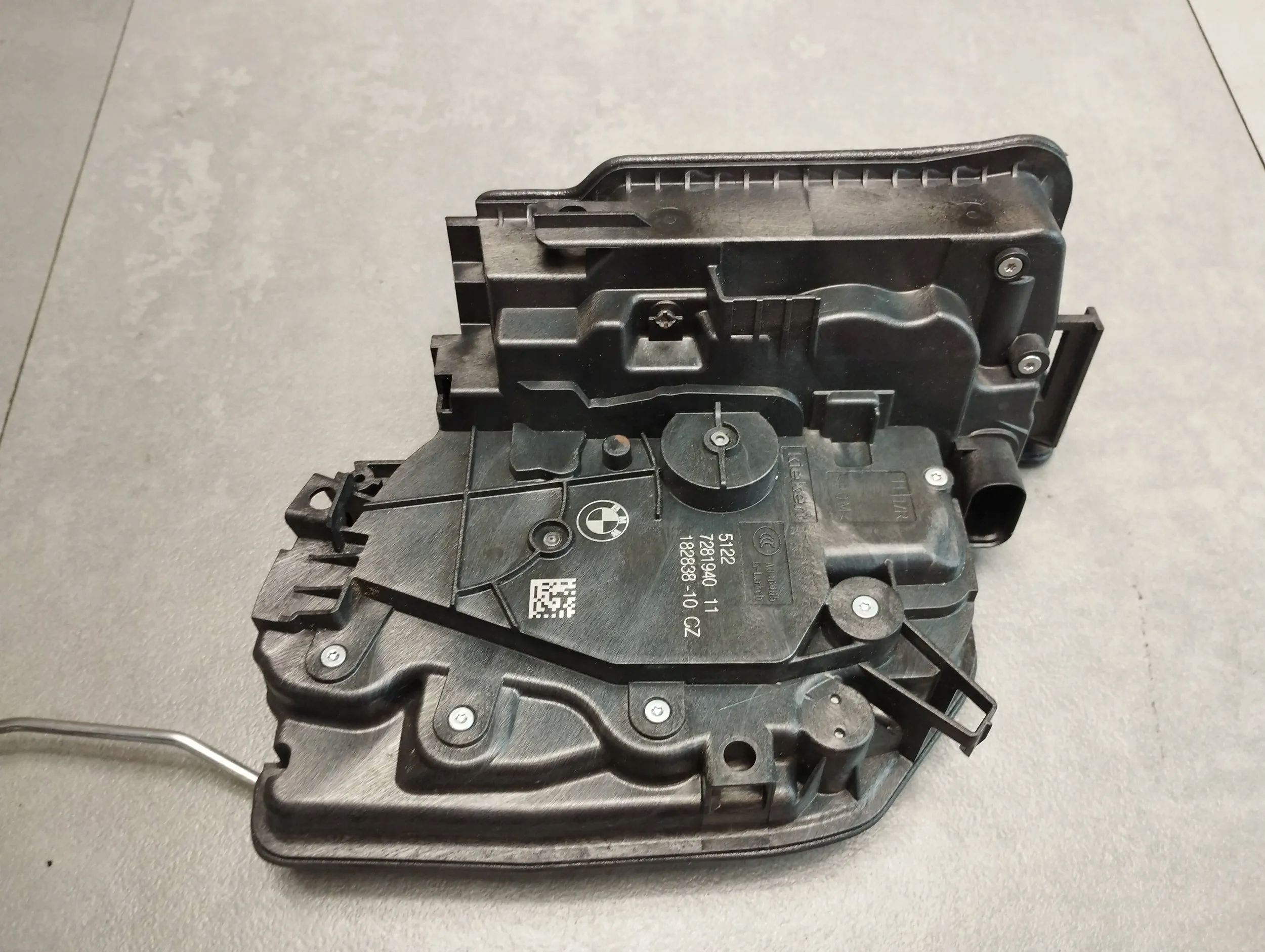 BMW X1 F48 lock right rear part 7281940