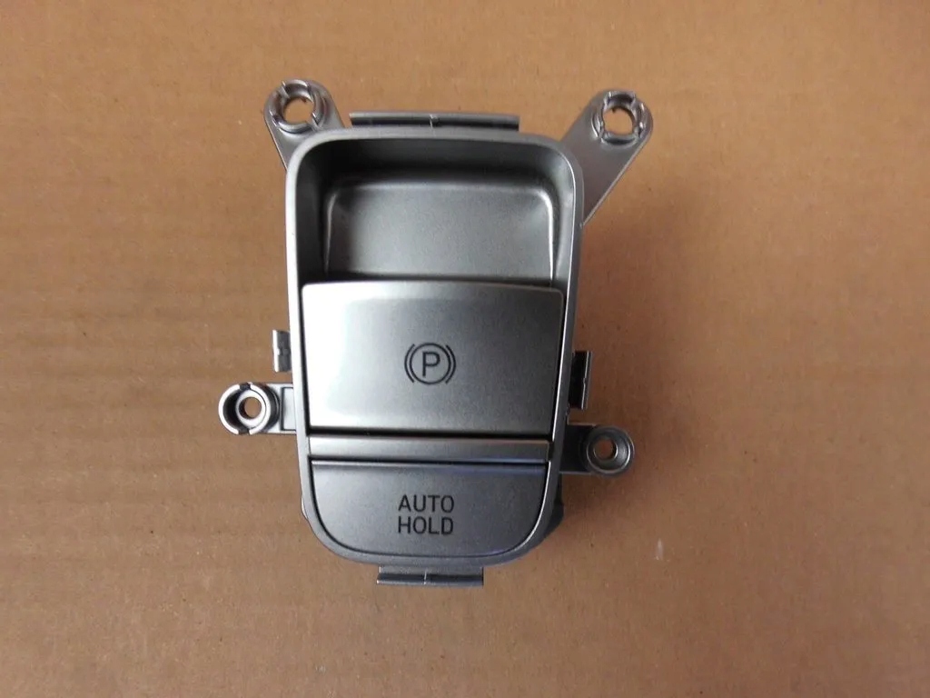 Hyundai Tucson IV NX4 switch brakes