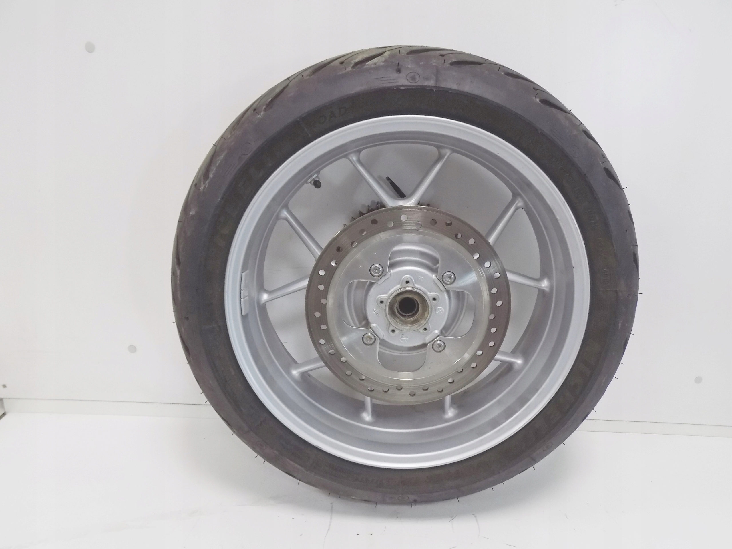 TRIUMPH TIGER 1050 КОЛЕСО ШИНИ ОБІД ЗАДНІЙ ЗАДНІЙ