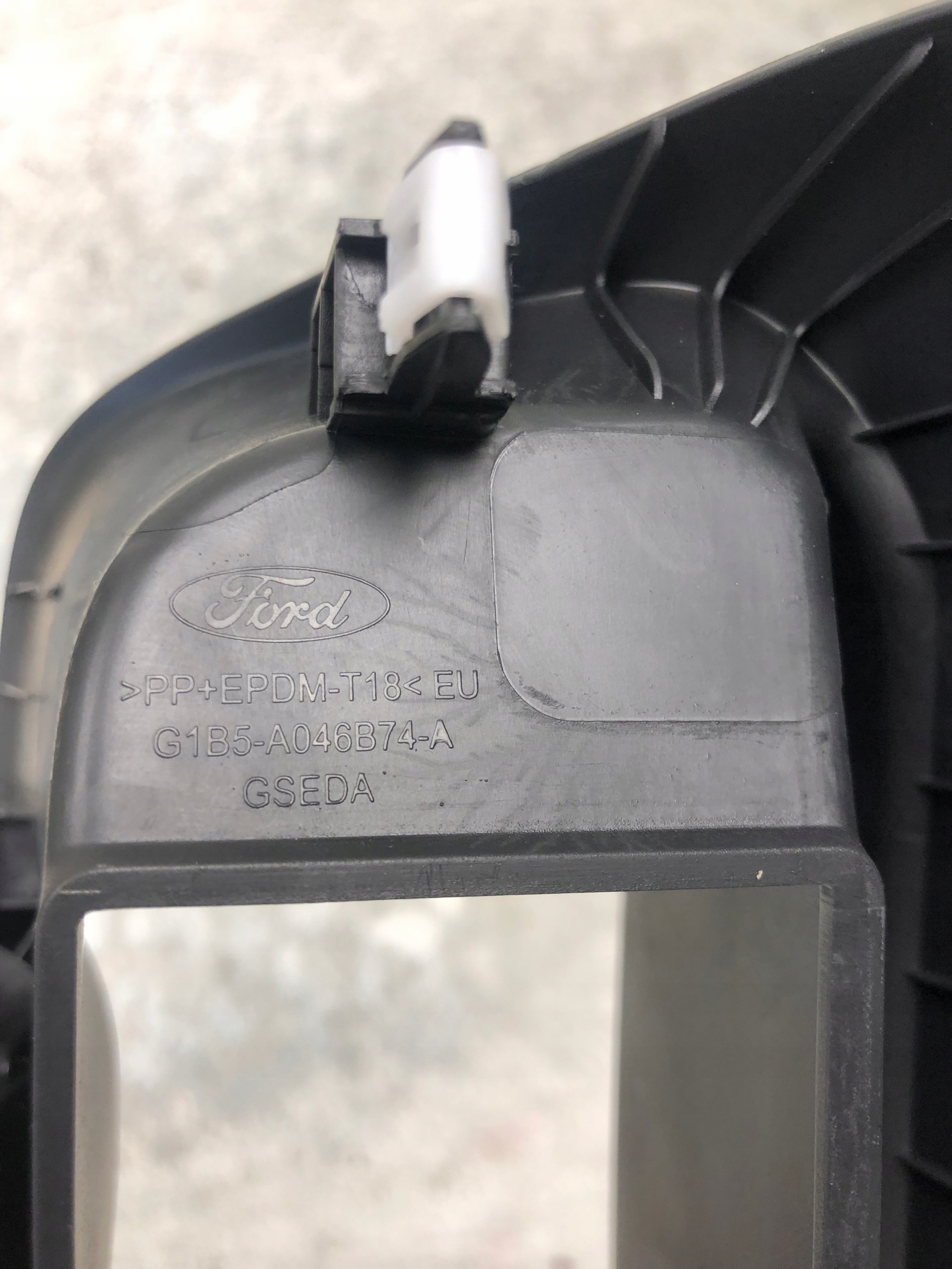 FORD KA + plus frame cover WYSWIETLACZA E3B513A350AA