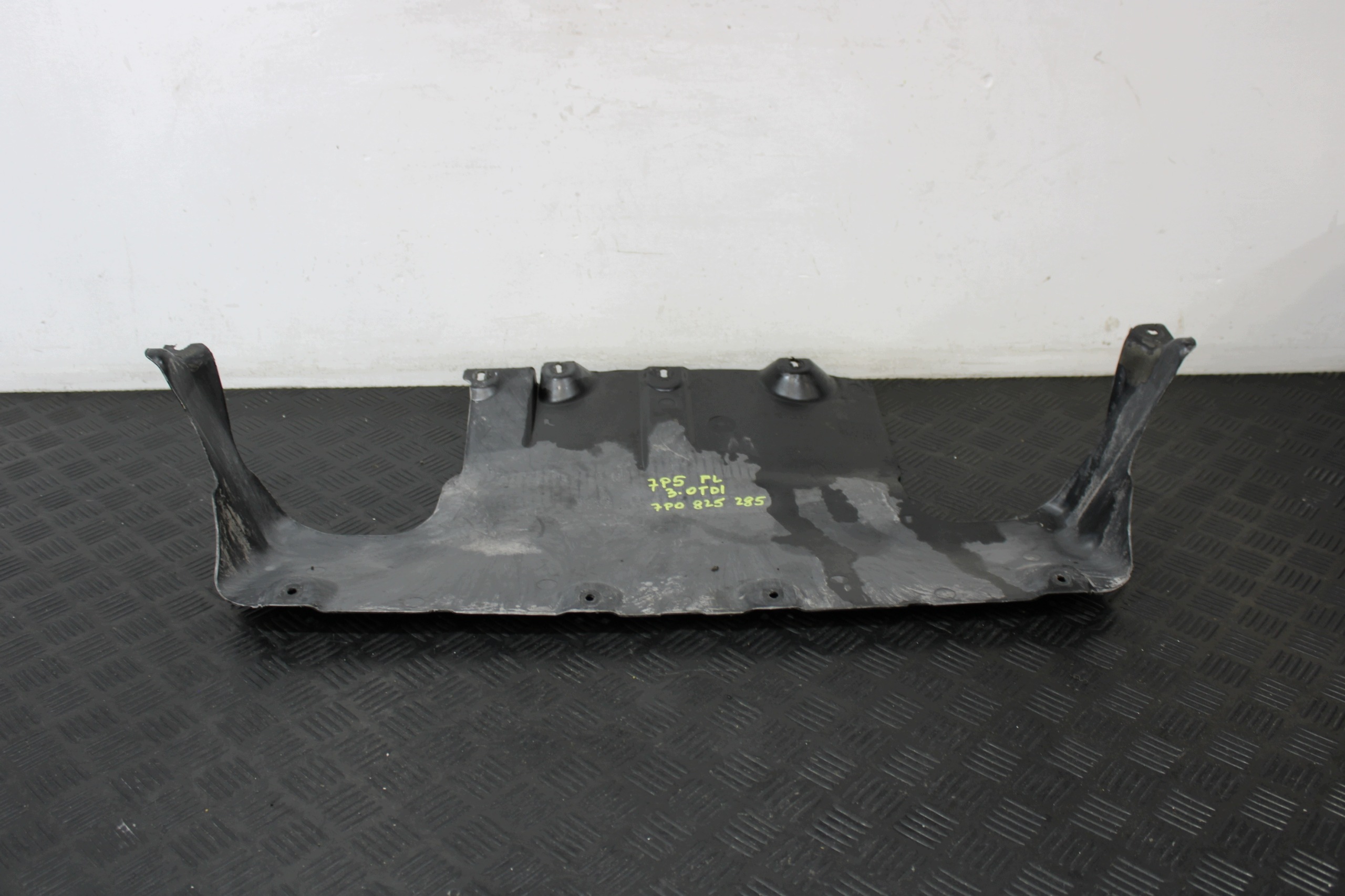 abdeckung Blende Abdeckung Unterfahrschutz 7P0825285 PORSCHE CAYENNE II 2 7P5 LIFT