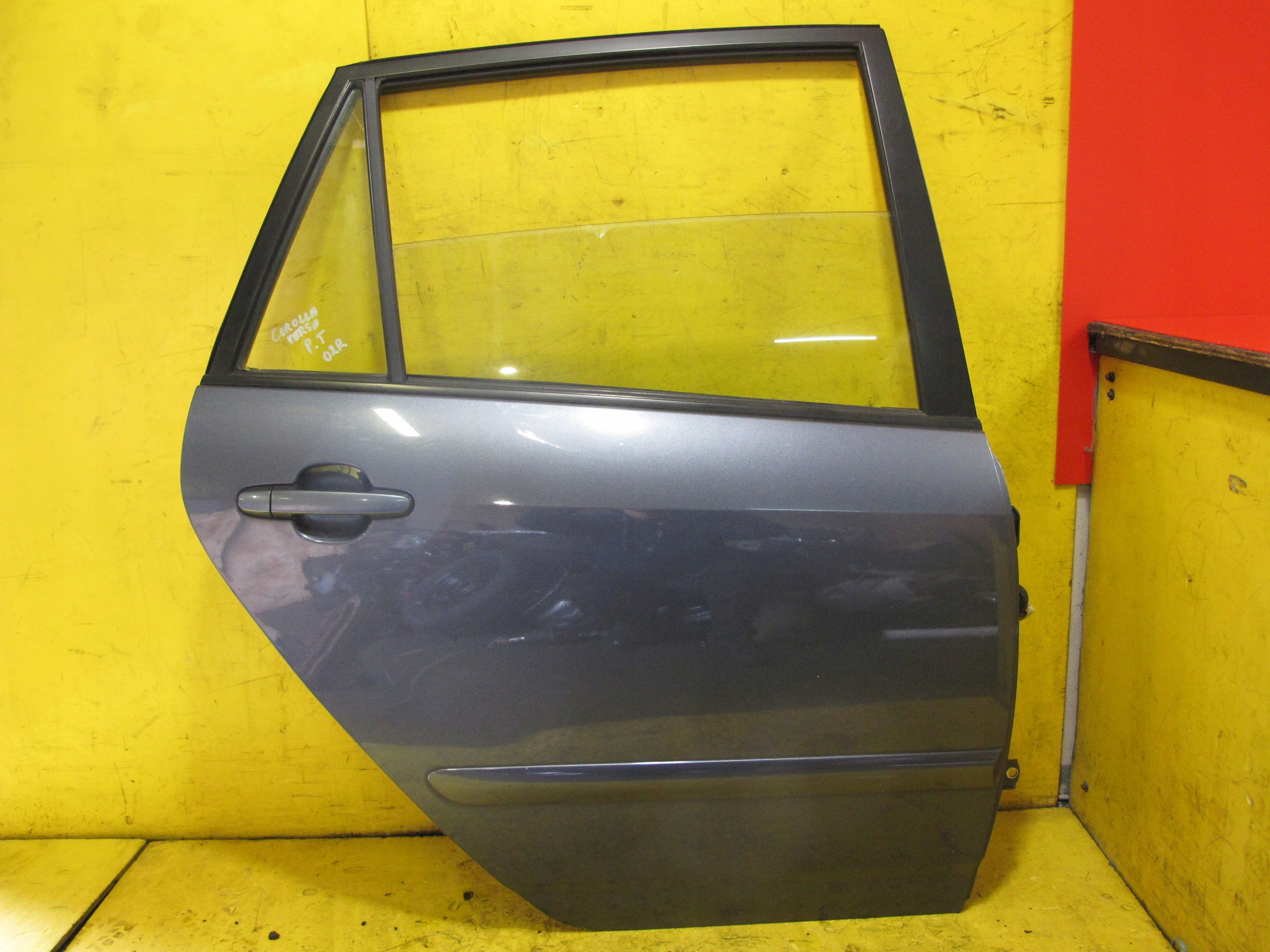 TOYOTA COROLLA VERSO E12 01-04 Tür rechts heck 8N6