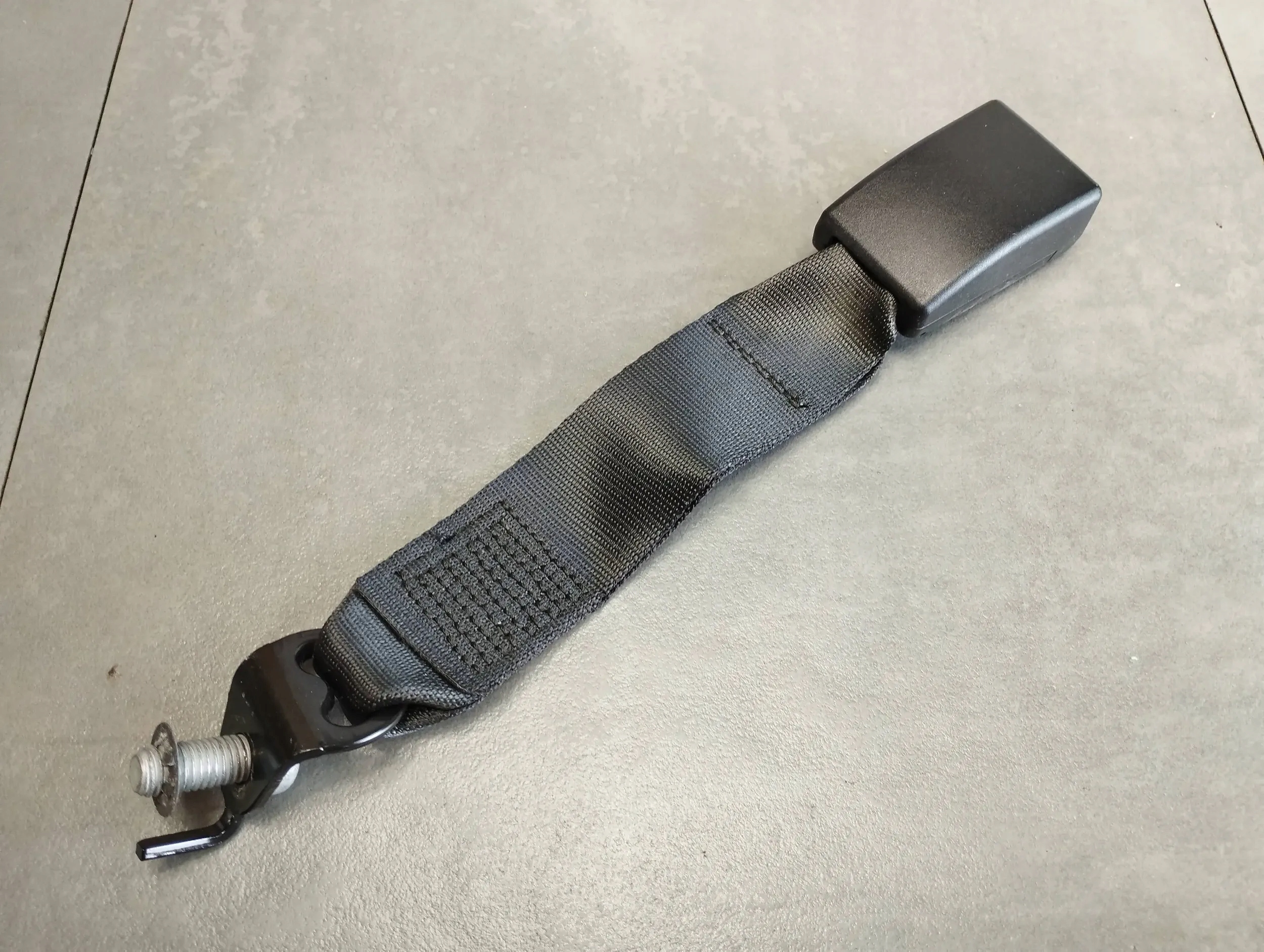 BMW 7 G11 Fixation arbre ceintures sécurité 7435933