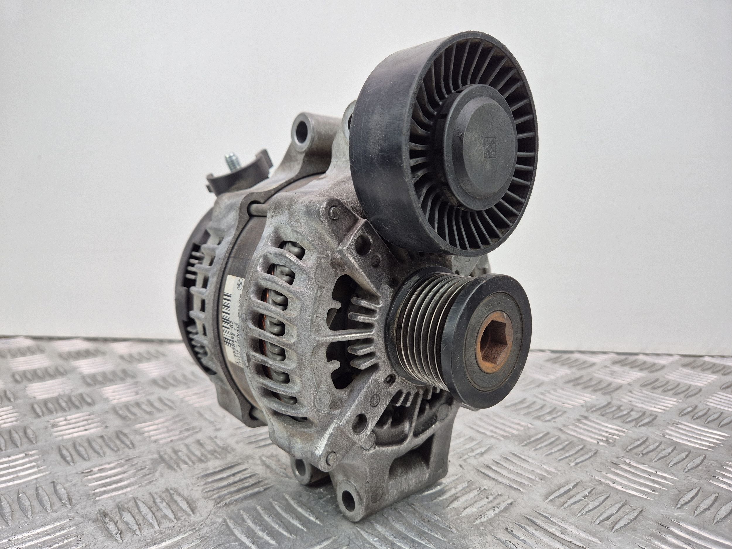 BMW 1 E82 E88 120i alternatore N43B20AA 7550468