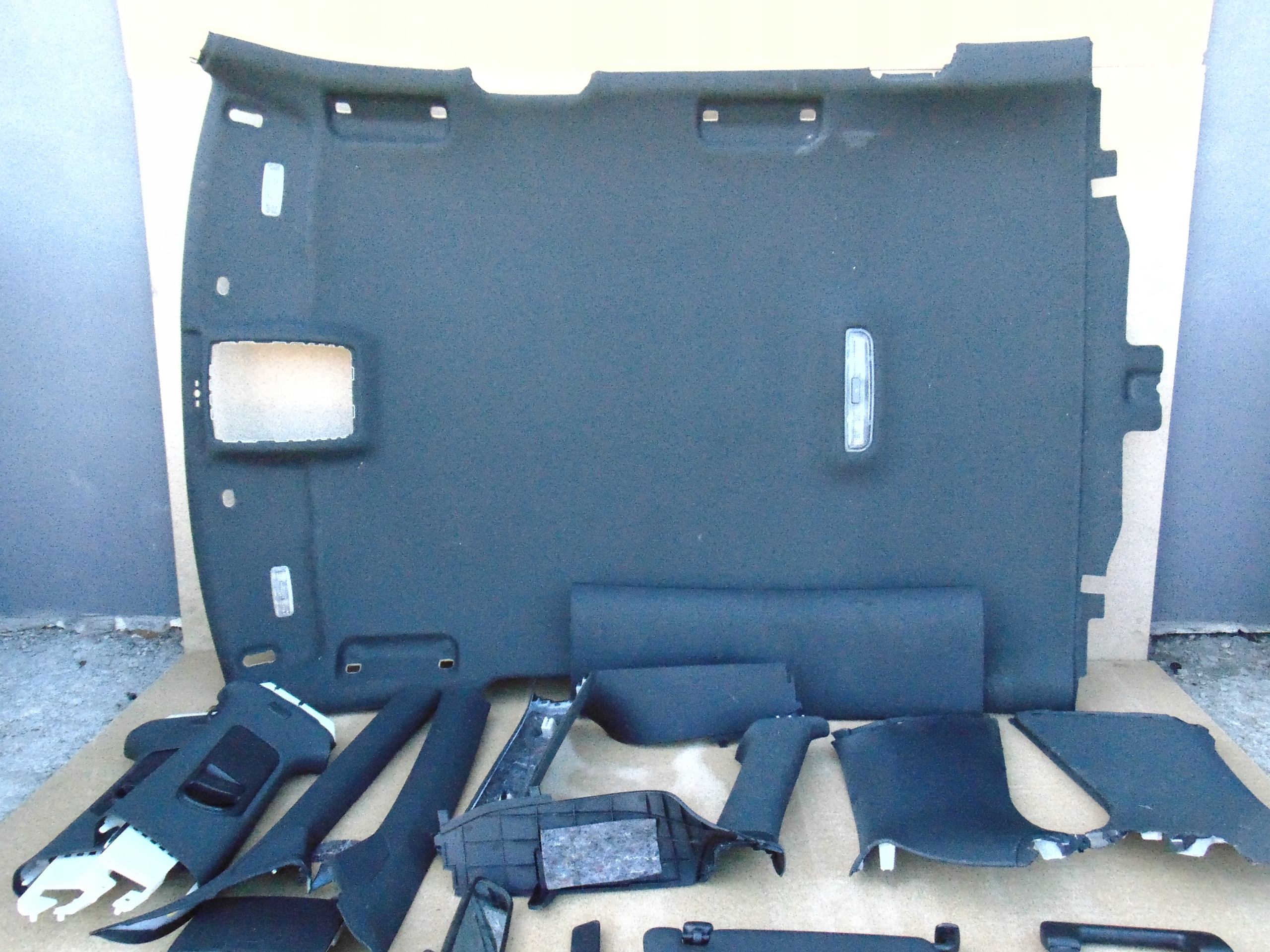 CZARNA PODSUFITKA AUDI A3 8P LIFT 5D SB S-LINE