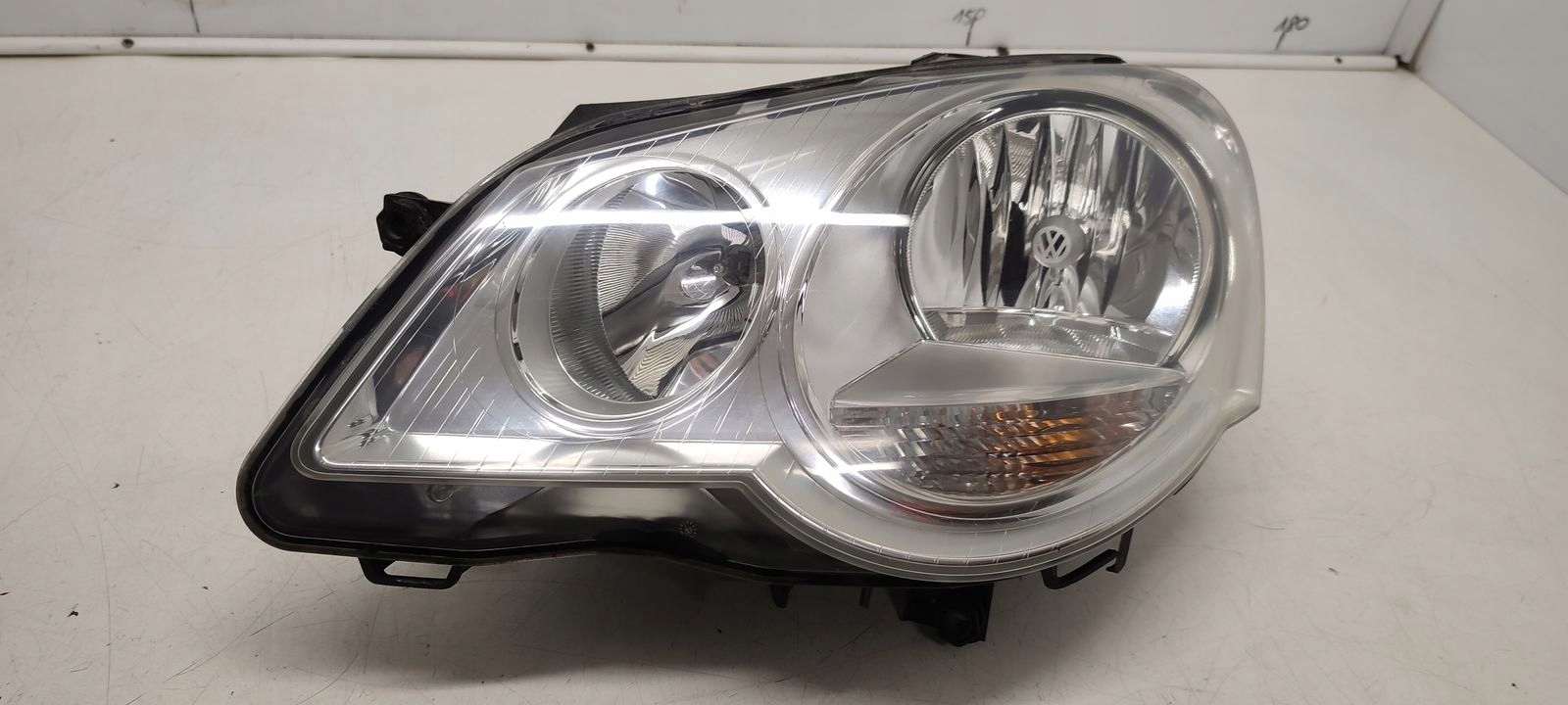 light front front left VW Polo 9N LIFT
