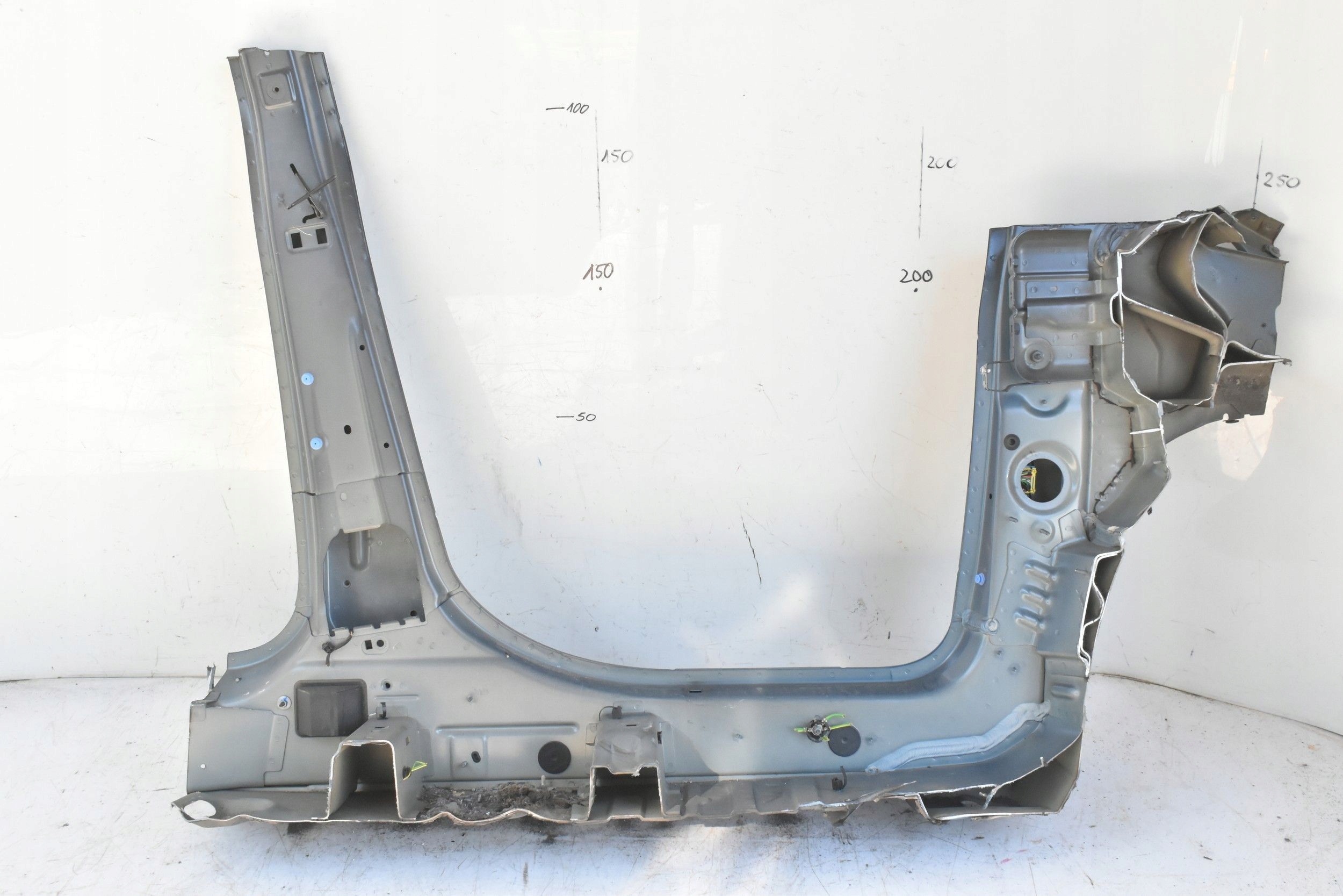 PRÓG LEWY PRZÓD SŁUPEK BERLINGO II PARTNER II 08- Numer katalogowy części 7009 P1