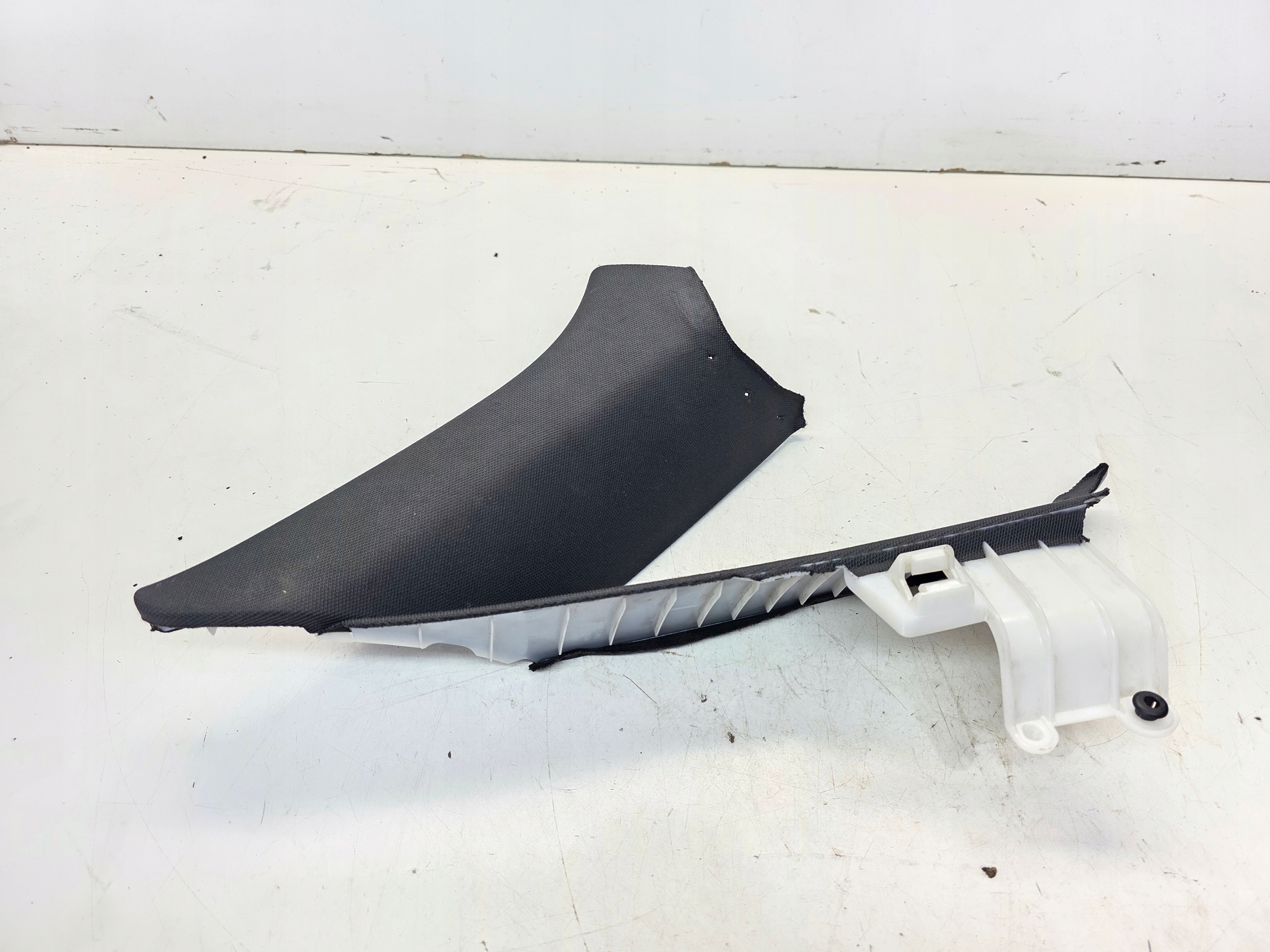 cover side SLUPKA C left S LINE AUDI A4 B9 8W5867287A