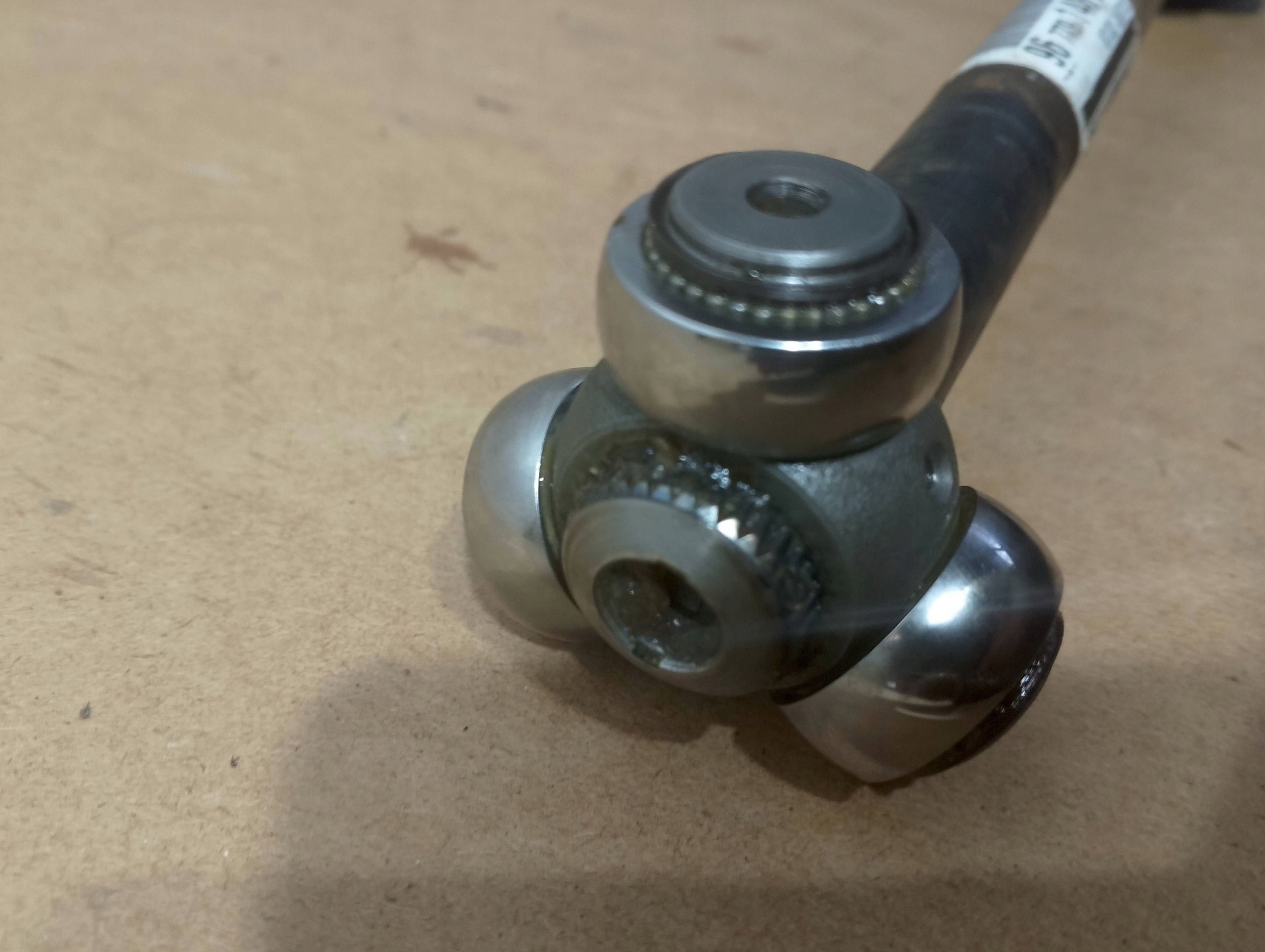 Peugeot 308 T9 1,2THP semi-axis front left 9677914880 (A386)