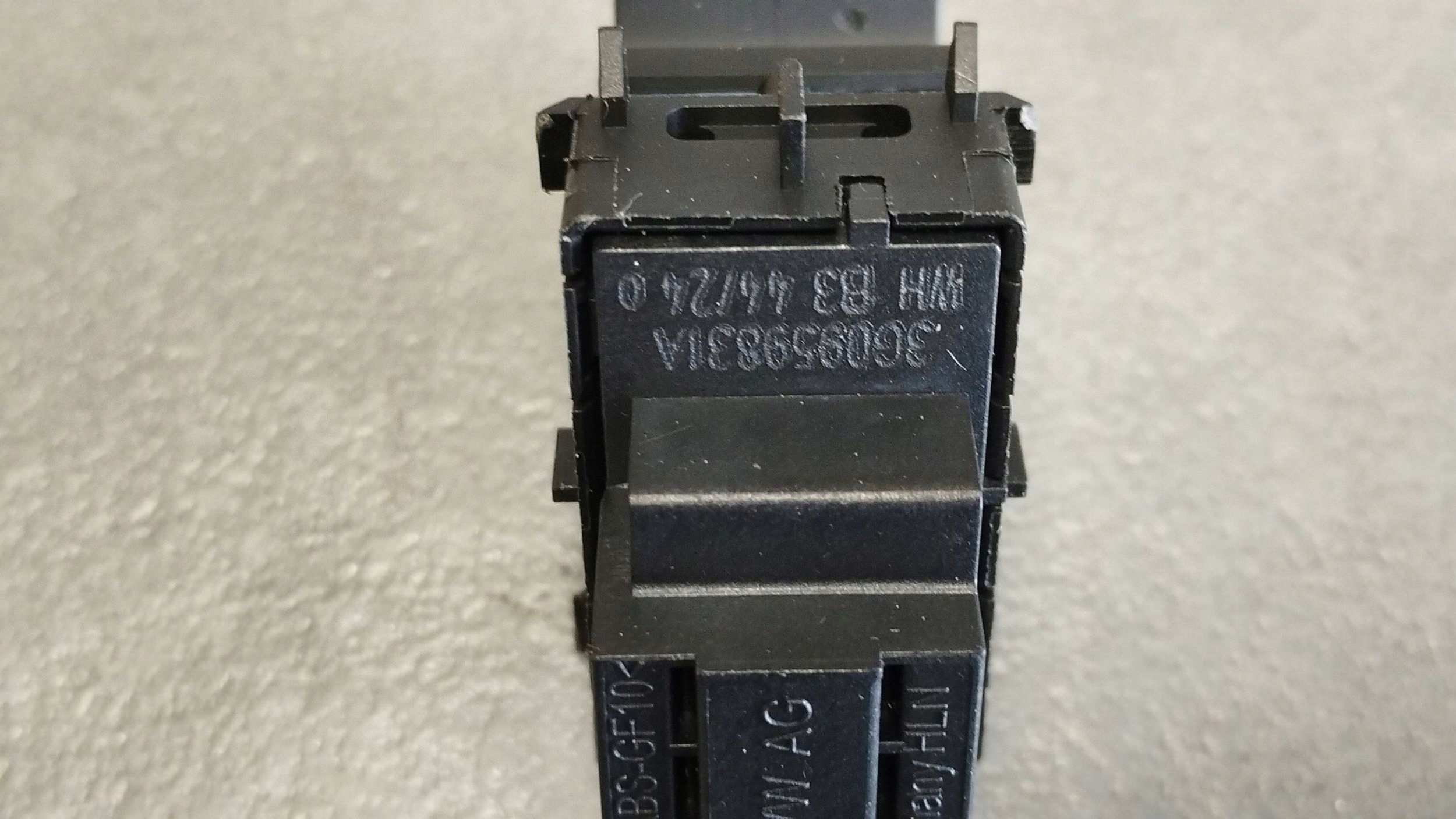 Cupra Formentor opening control switch bonnet 3G0959831A